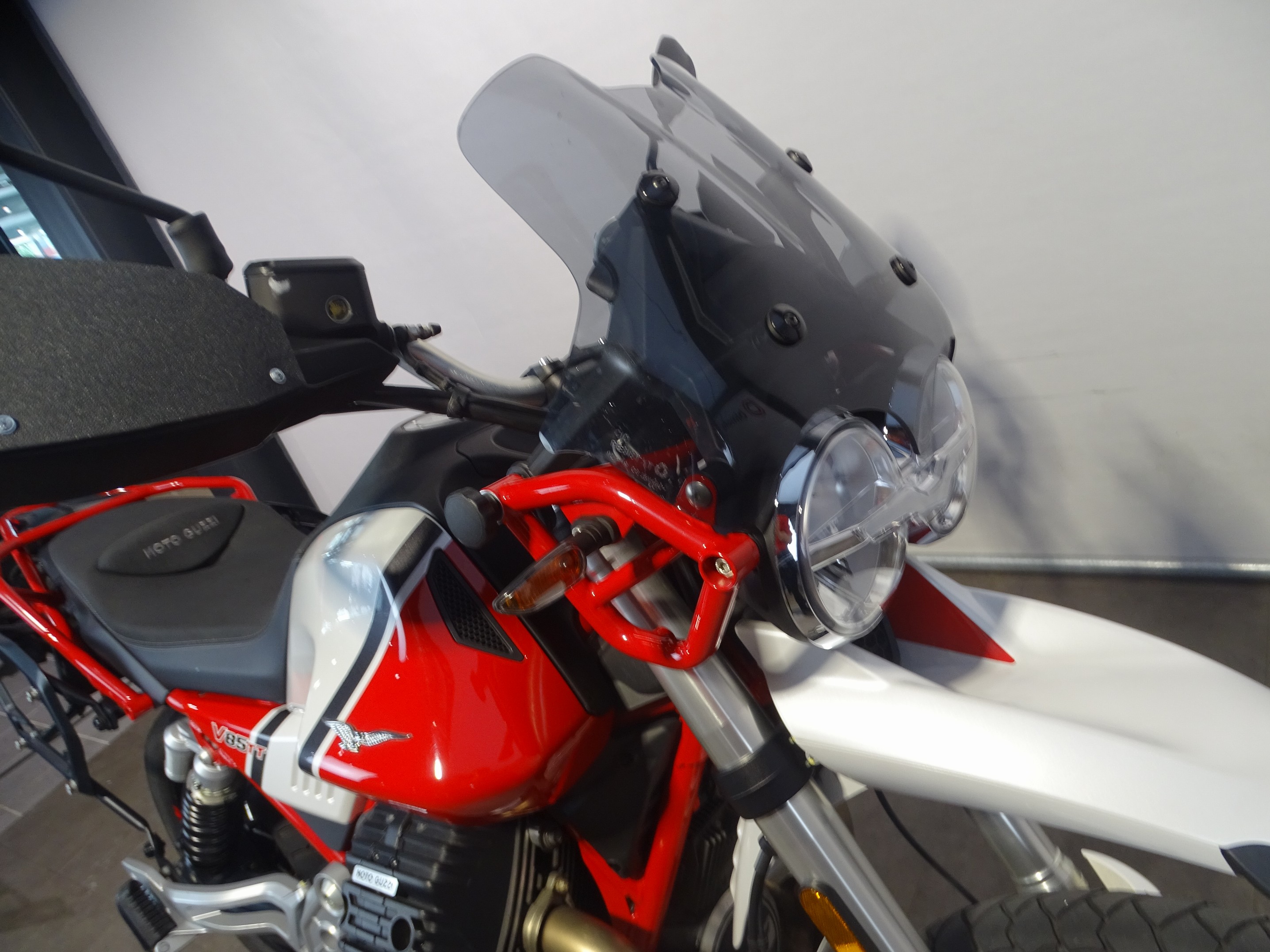 MOTO GUZZI V 85 TT
