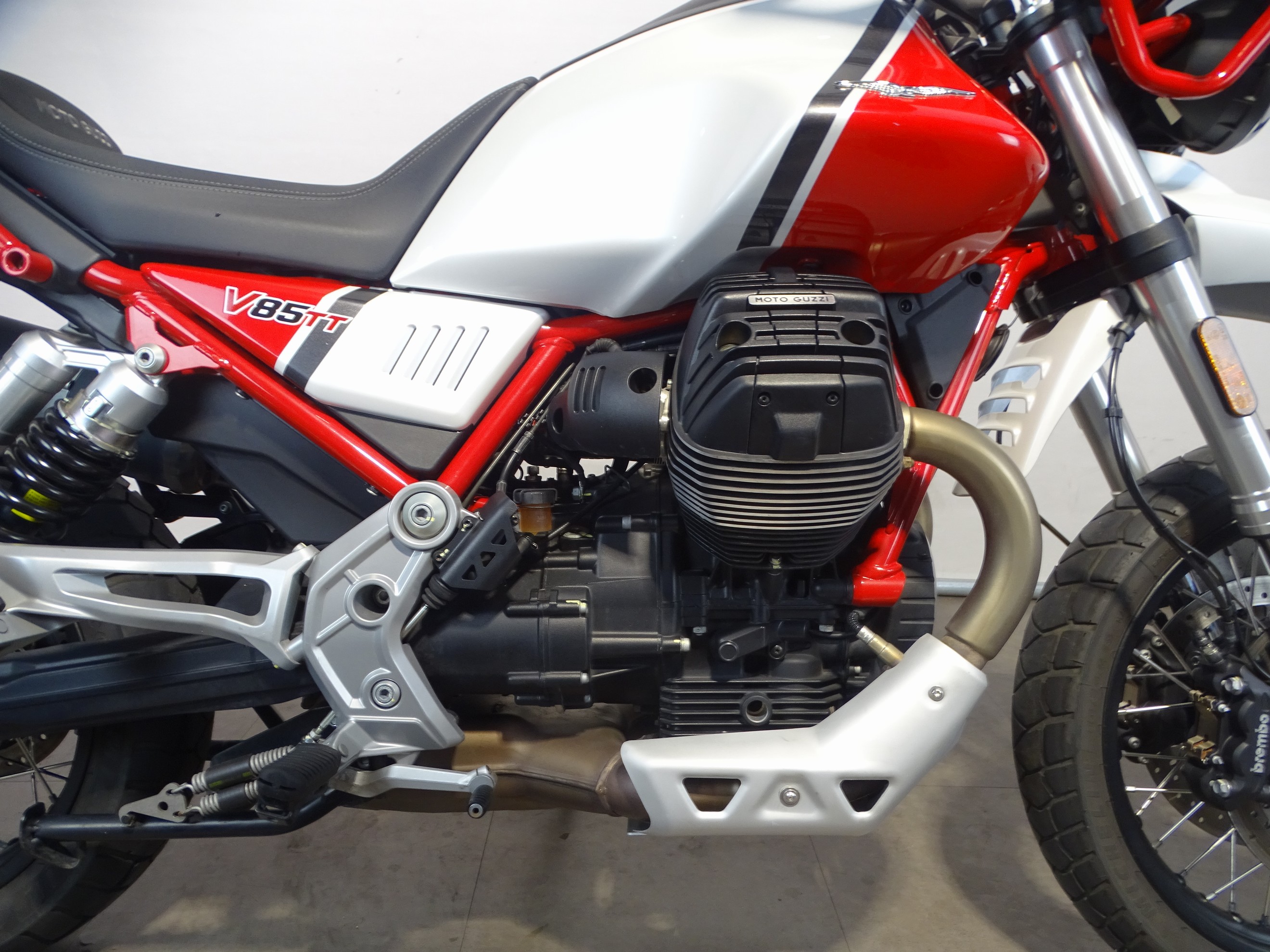 MOTO GUZZI V 85 TT