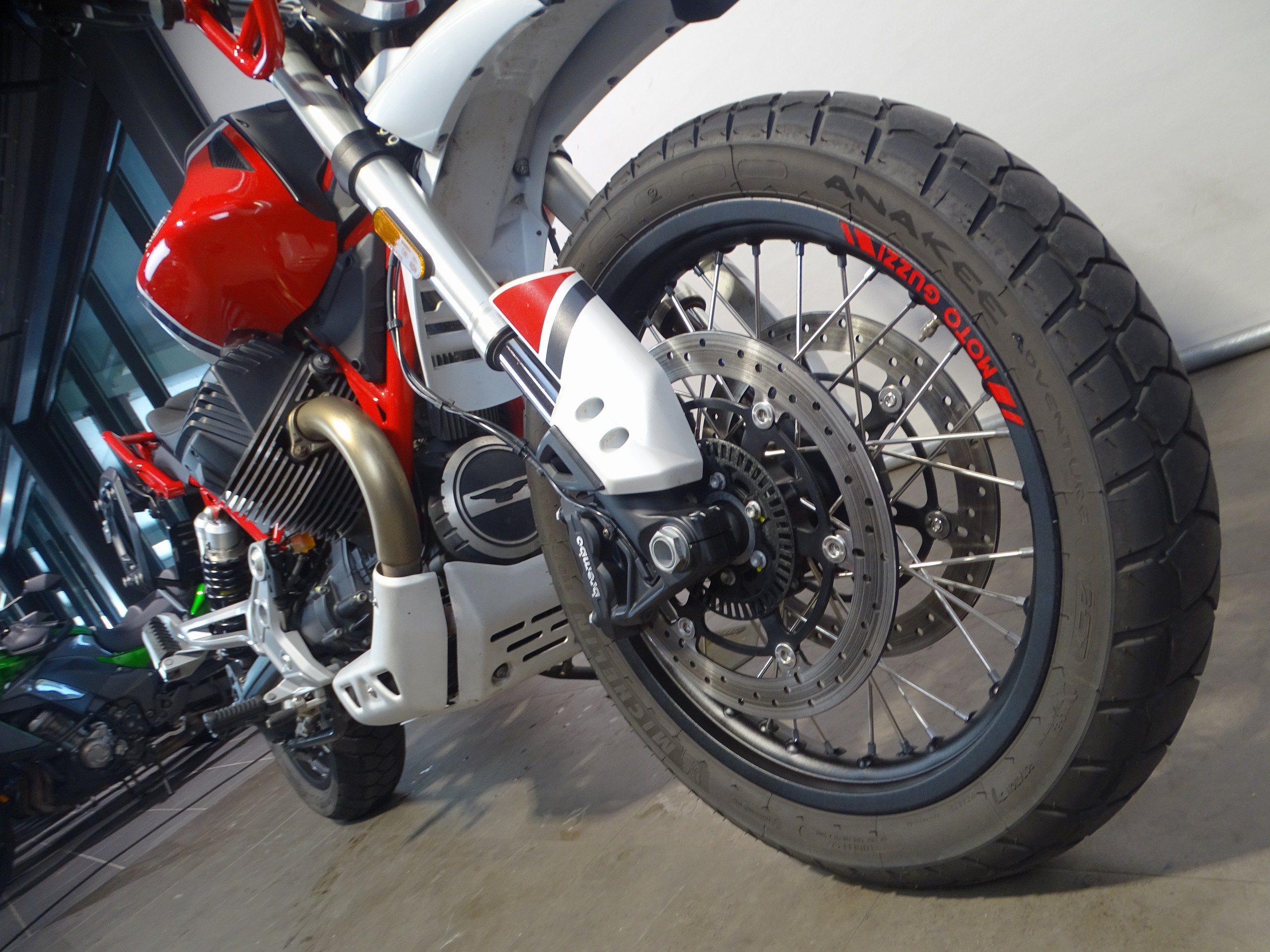 MOTO GUZZI V 85 TT