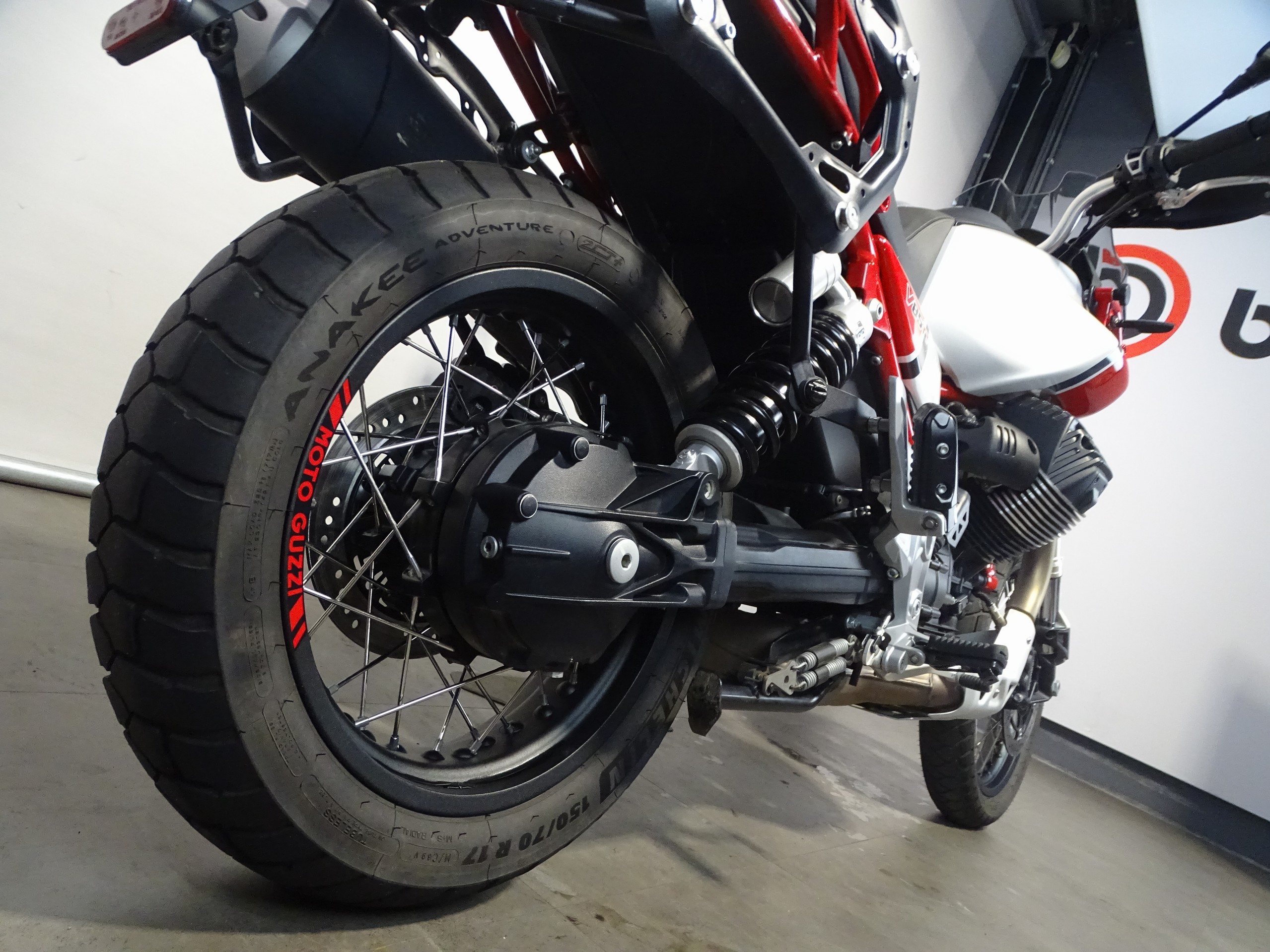 MOTO GUZZI V 85 TT