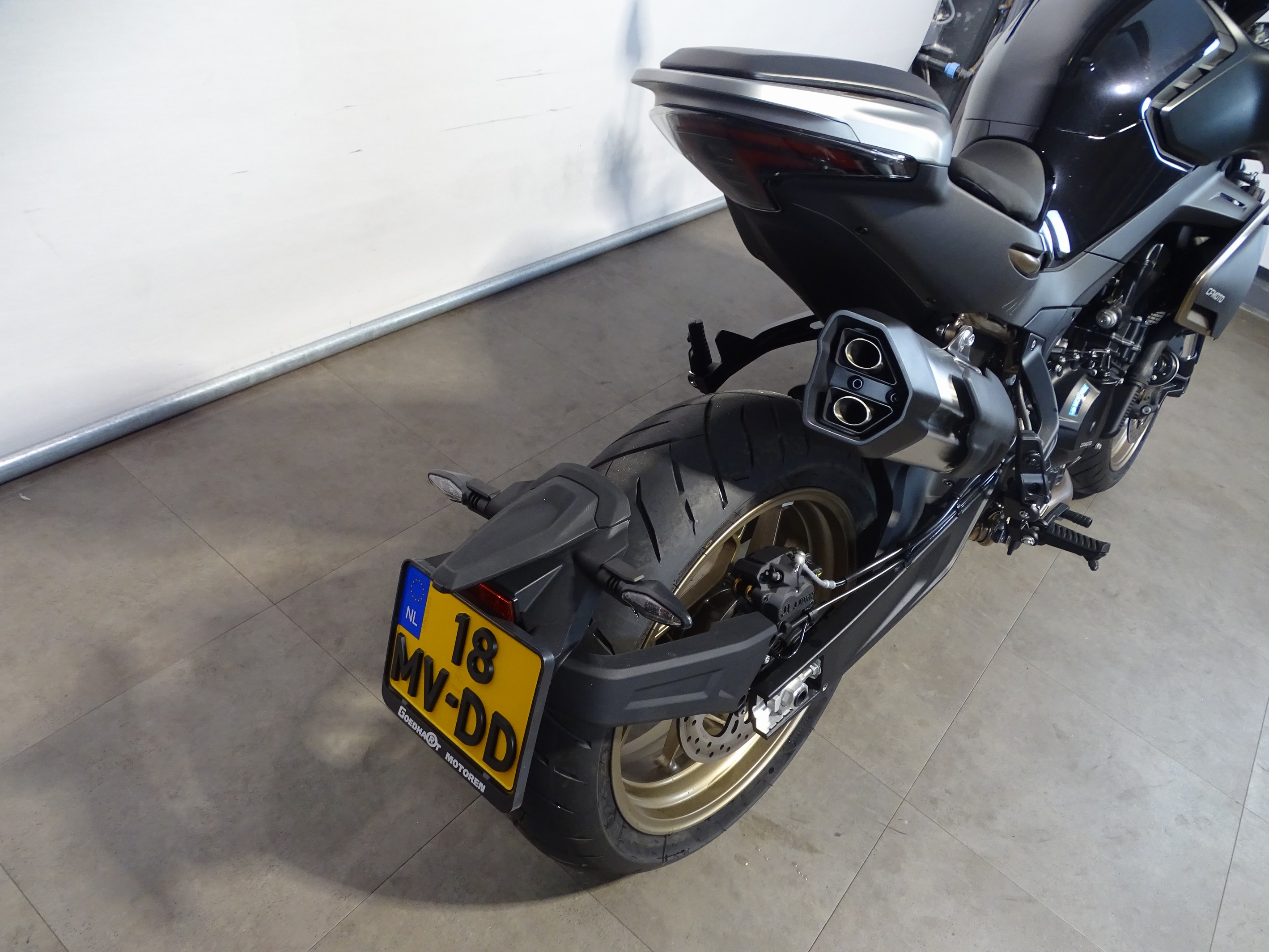CFMOTO 800 NK ADVANCED