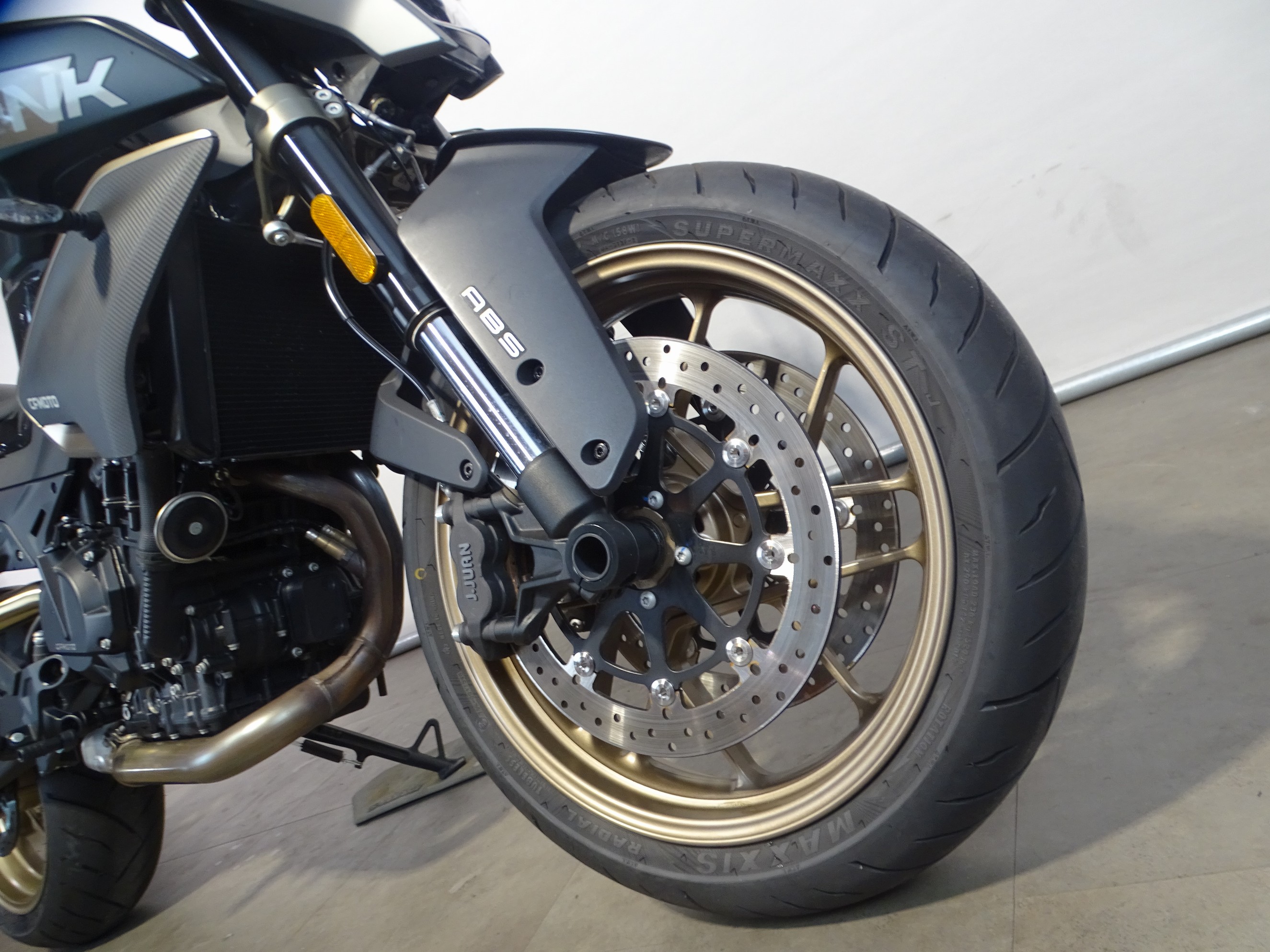 CFMOTO 800 NK ADVANCED