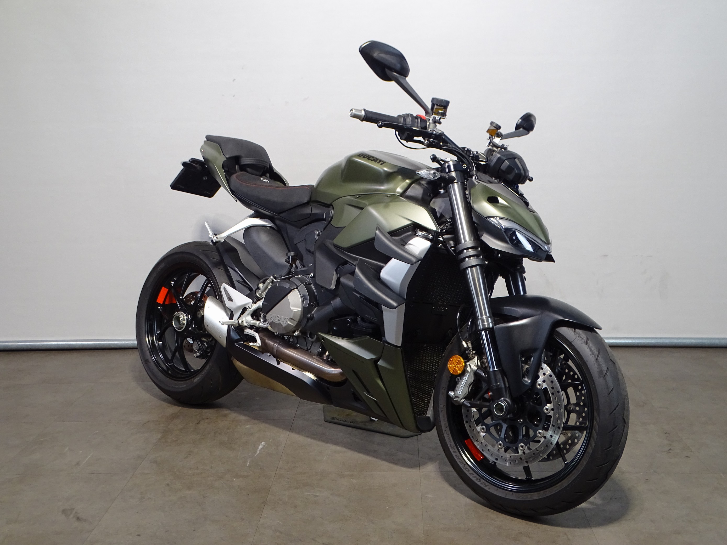 DUCATI STREETFIGHTER V2