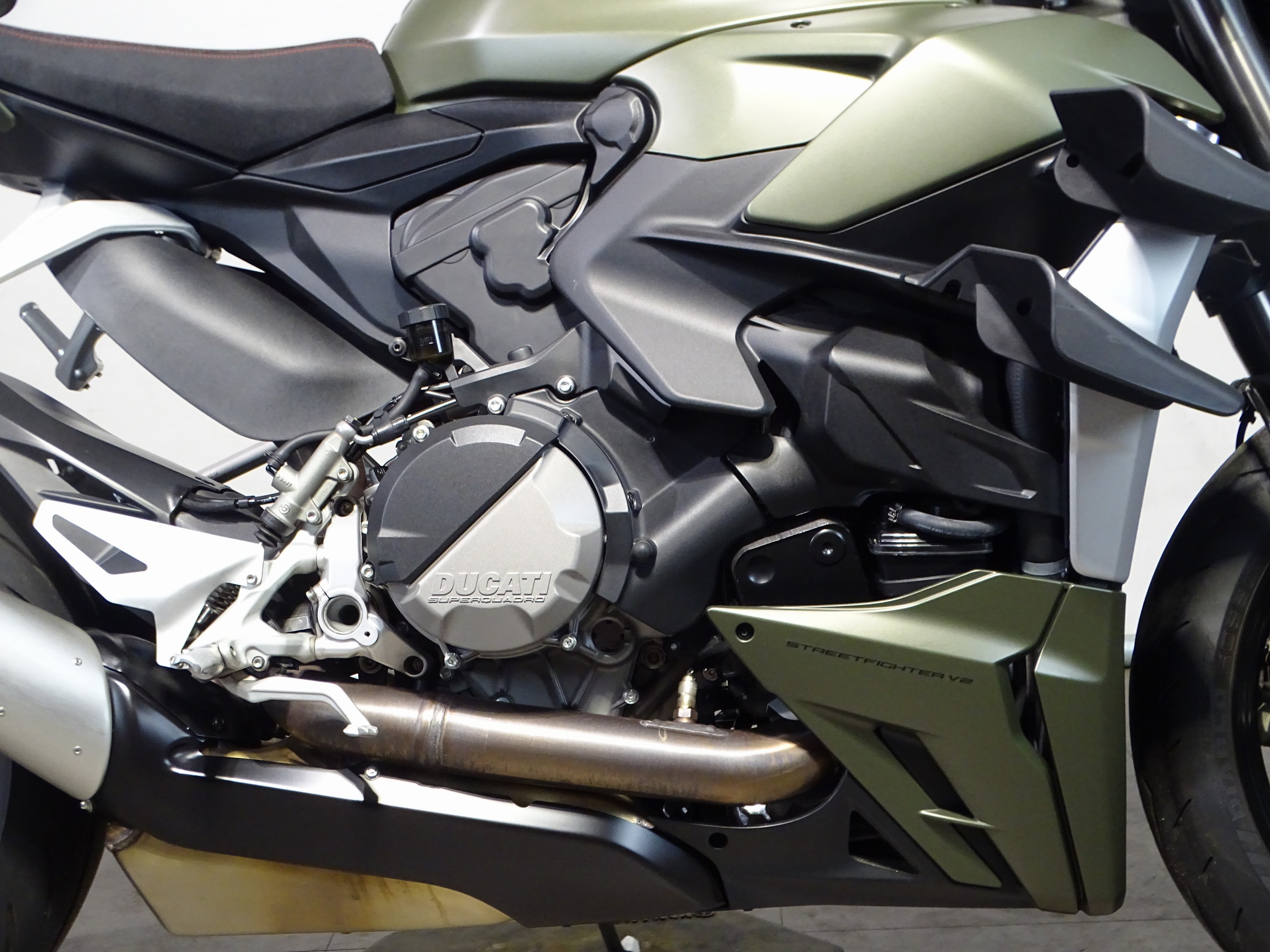 DUCATI STREETFIGHTER V2