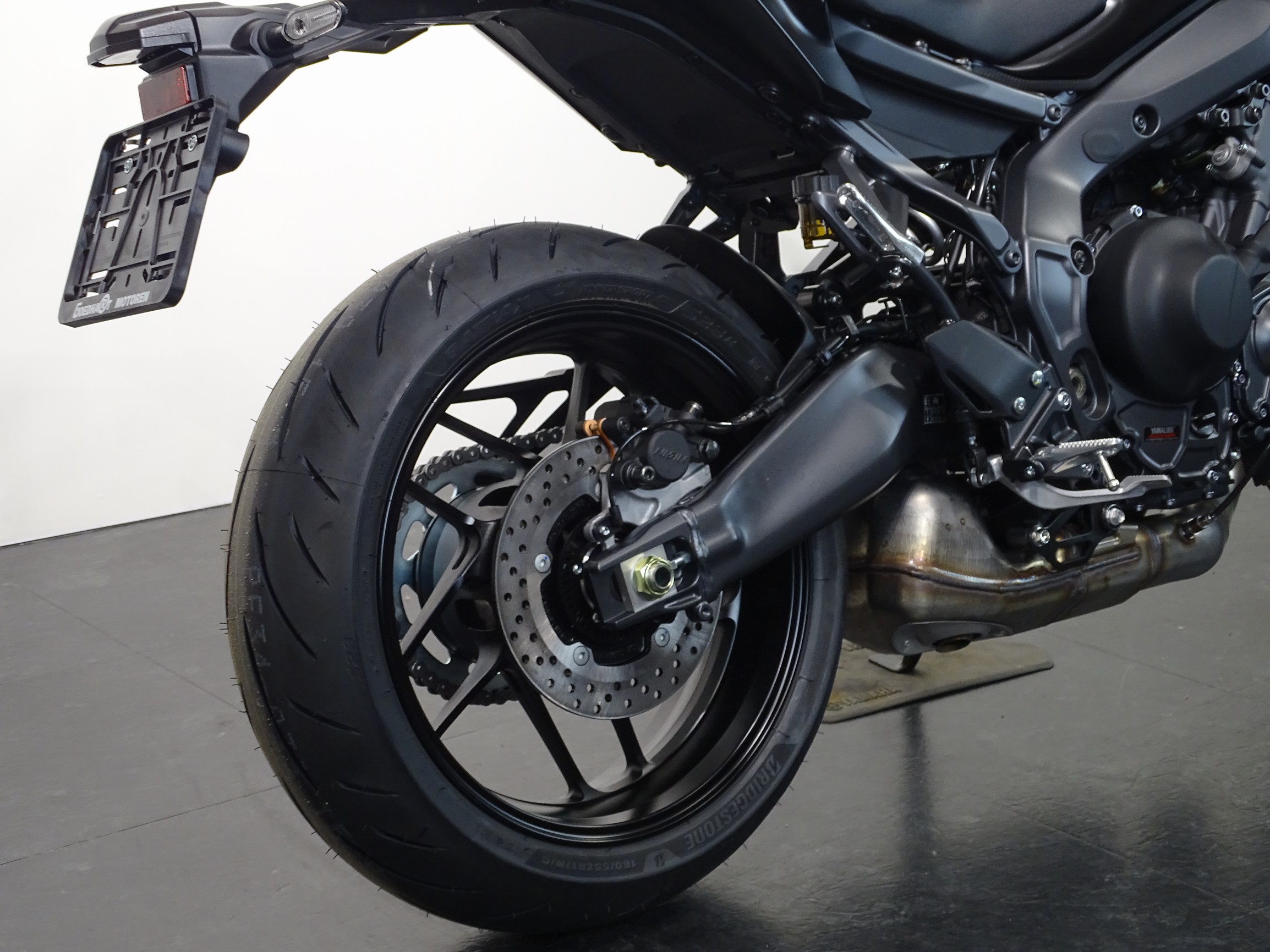 YAMAHA MT-09