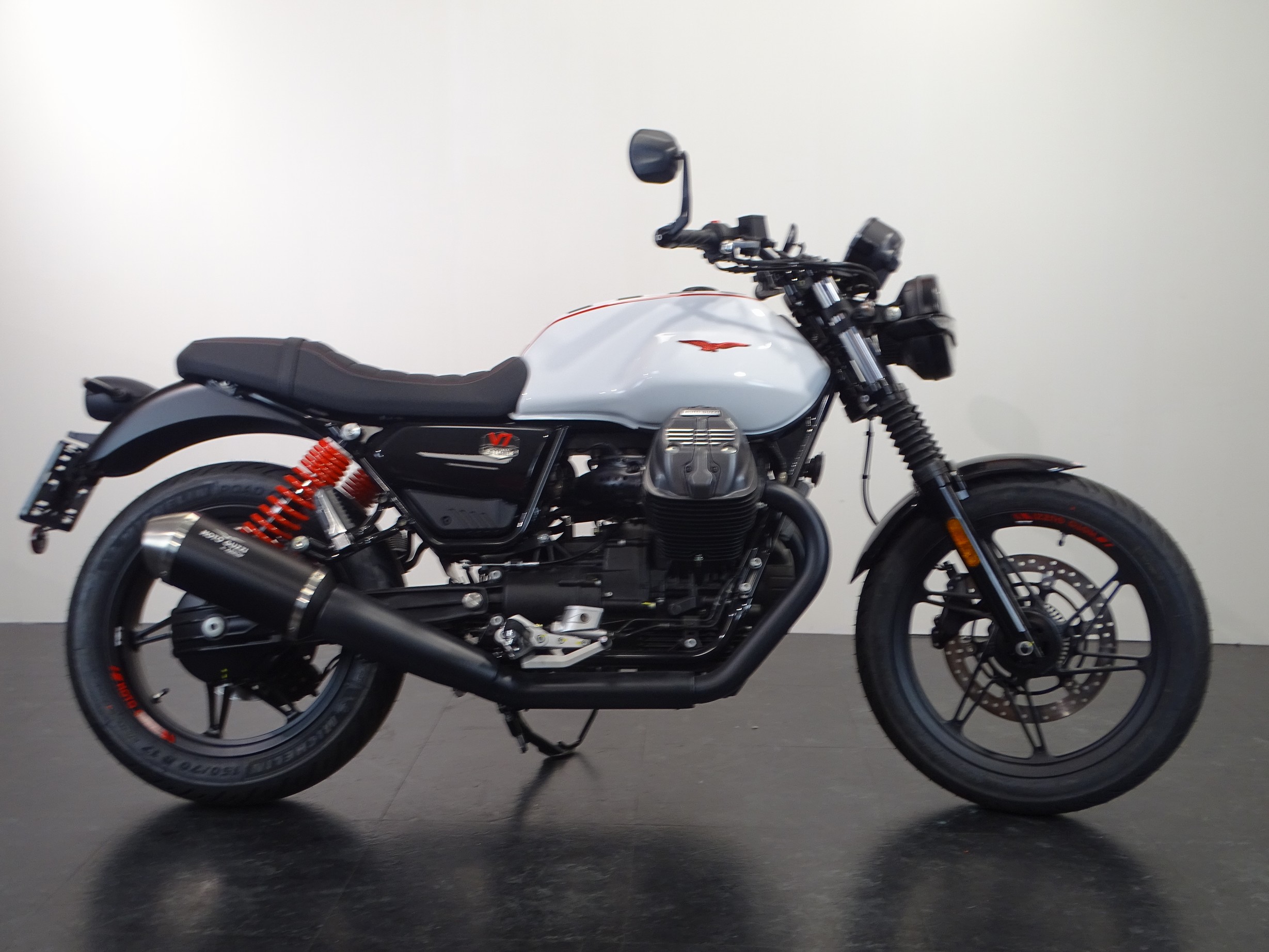 MOTO GUZZI V 7 STONE TEN