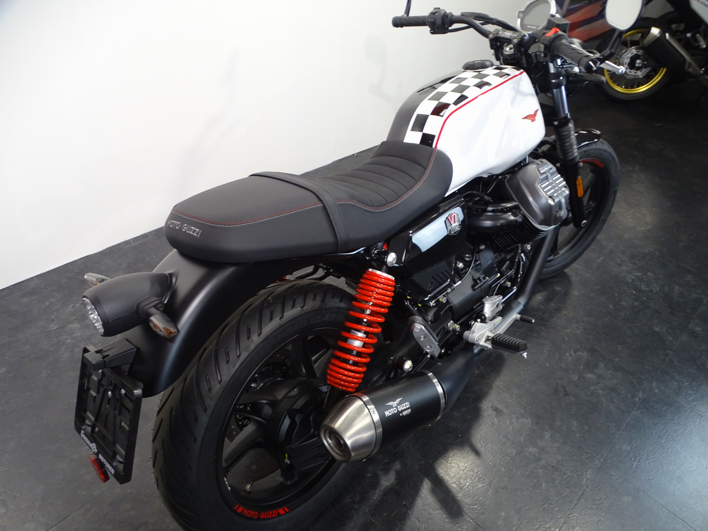 MOTO GUZZI V 7 STONE TEN