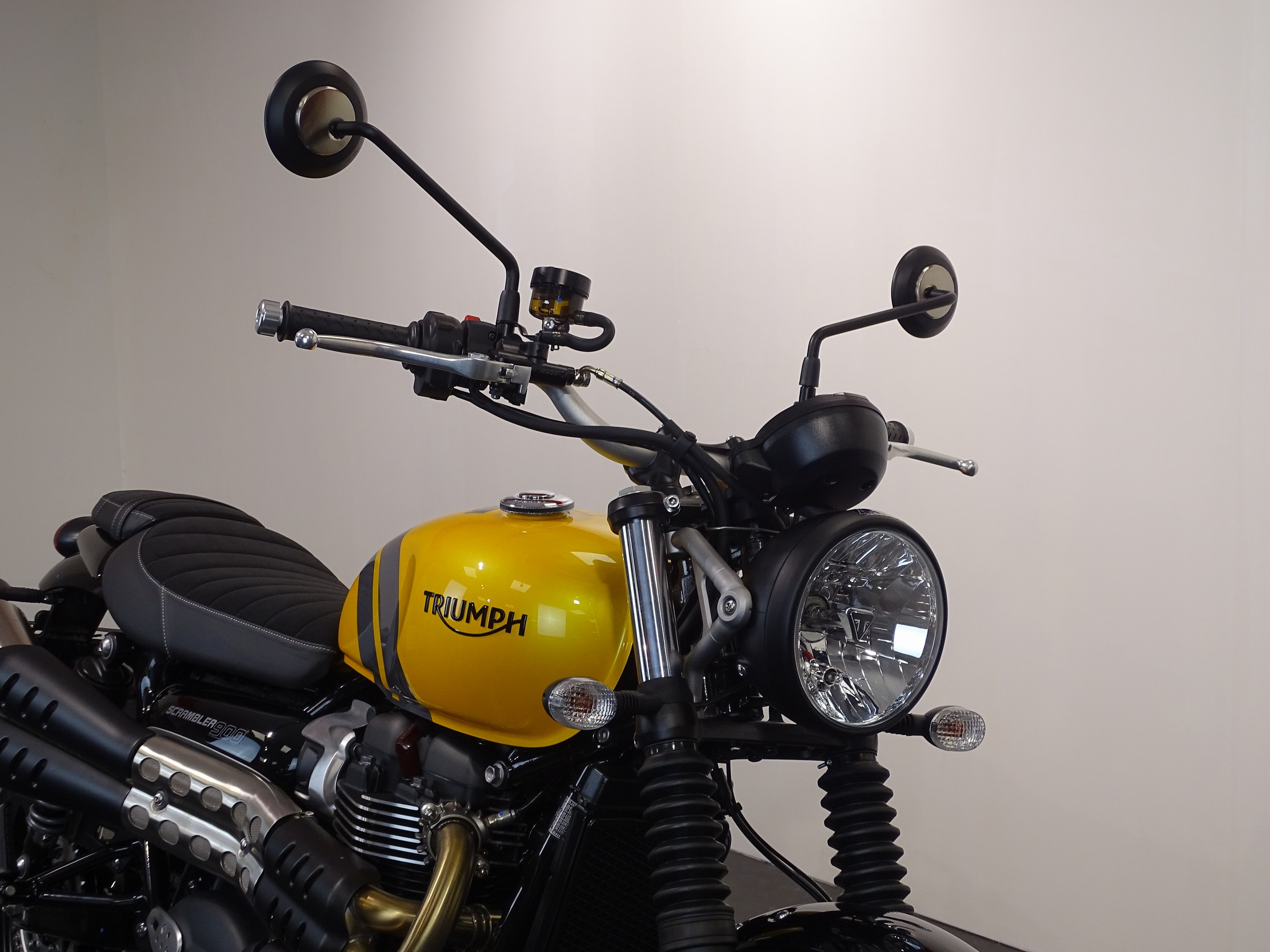 TRIUMPH SCRAMBLER 900