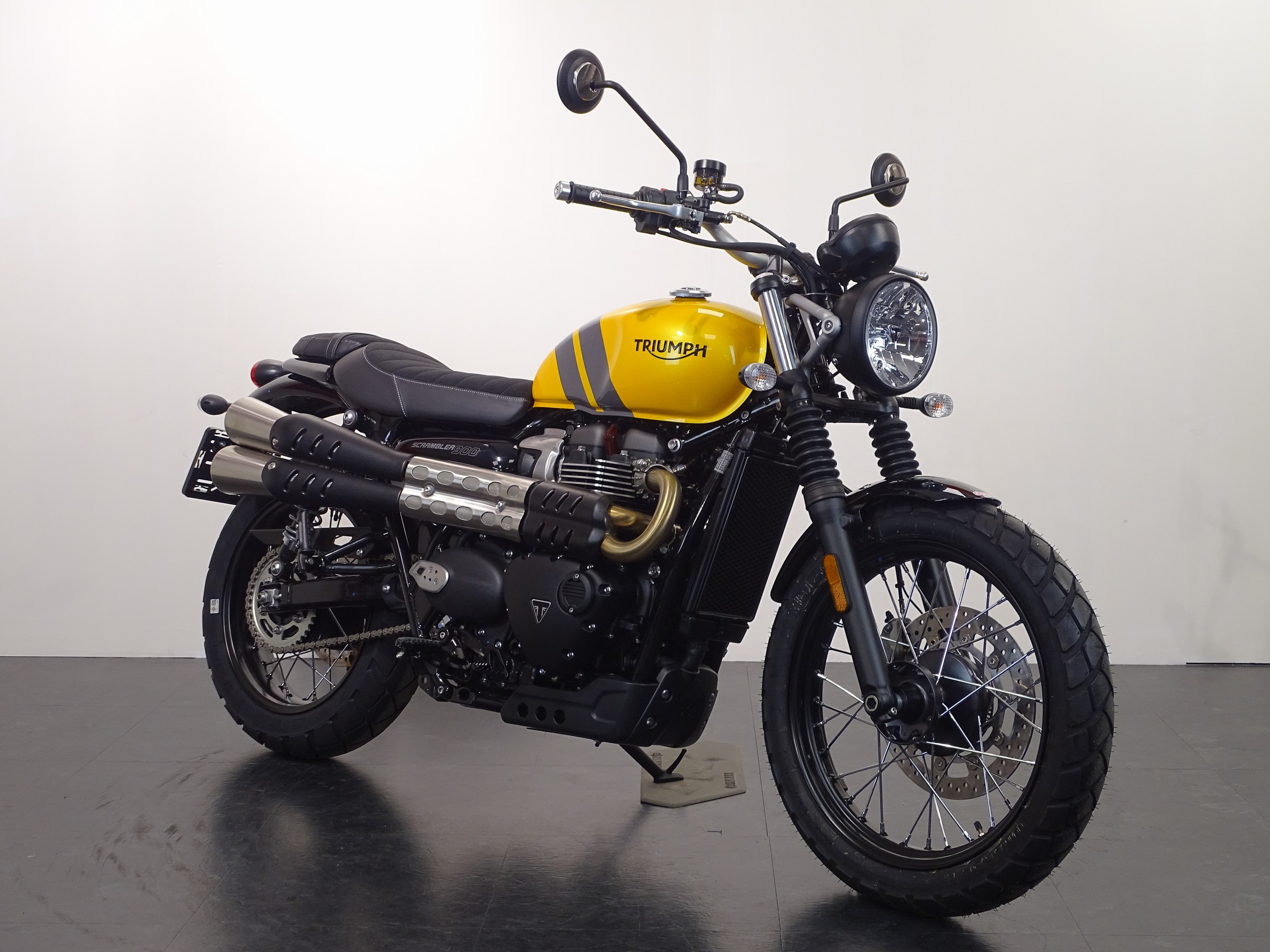 TRIUMPH SCRAMBLER 900