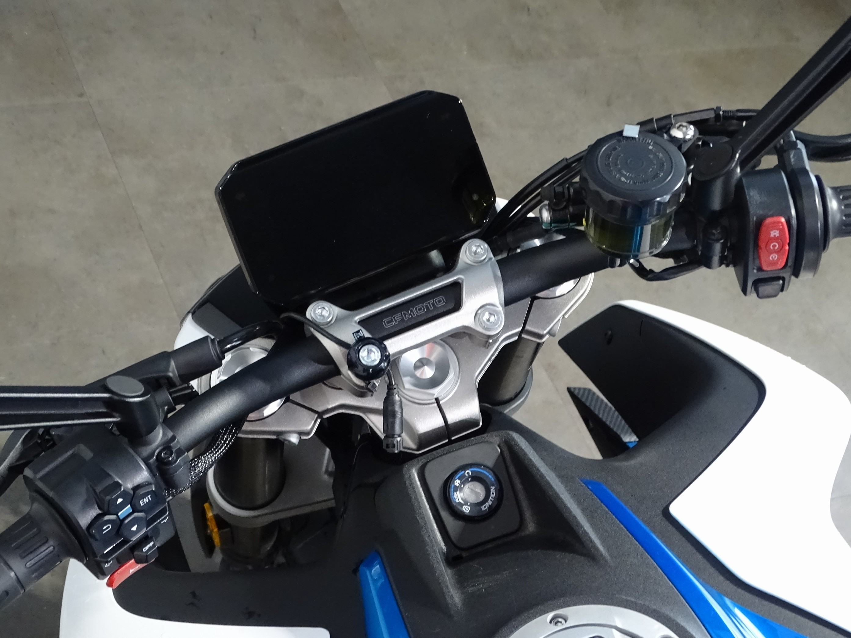 CFMOTO 450 NK