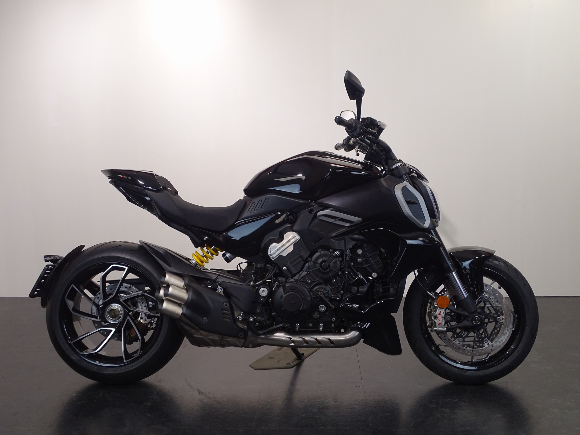 DUCATI DIAVEL V4