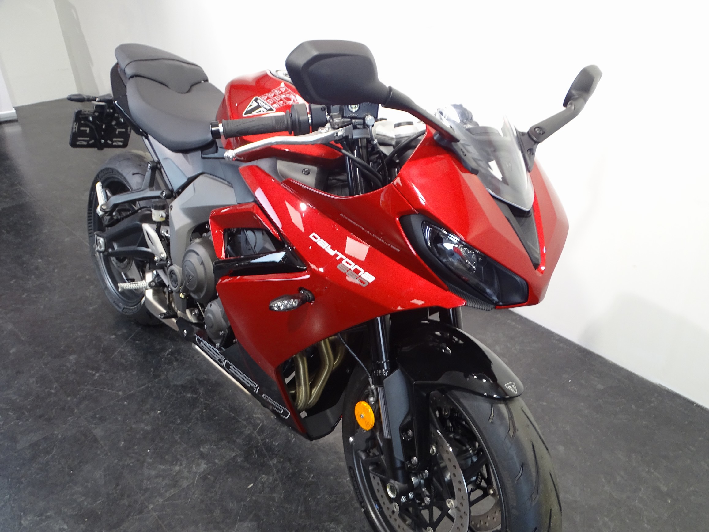 TRIUMPH DAYTONA 660