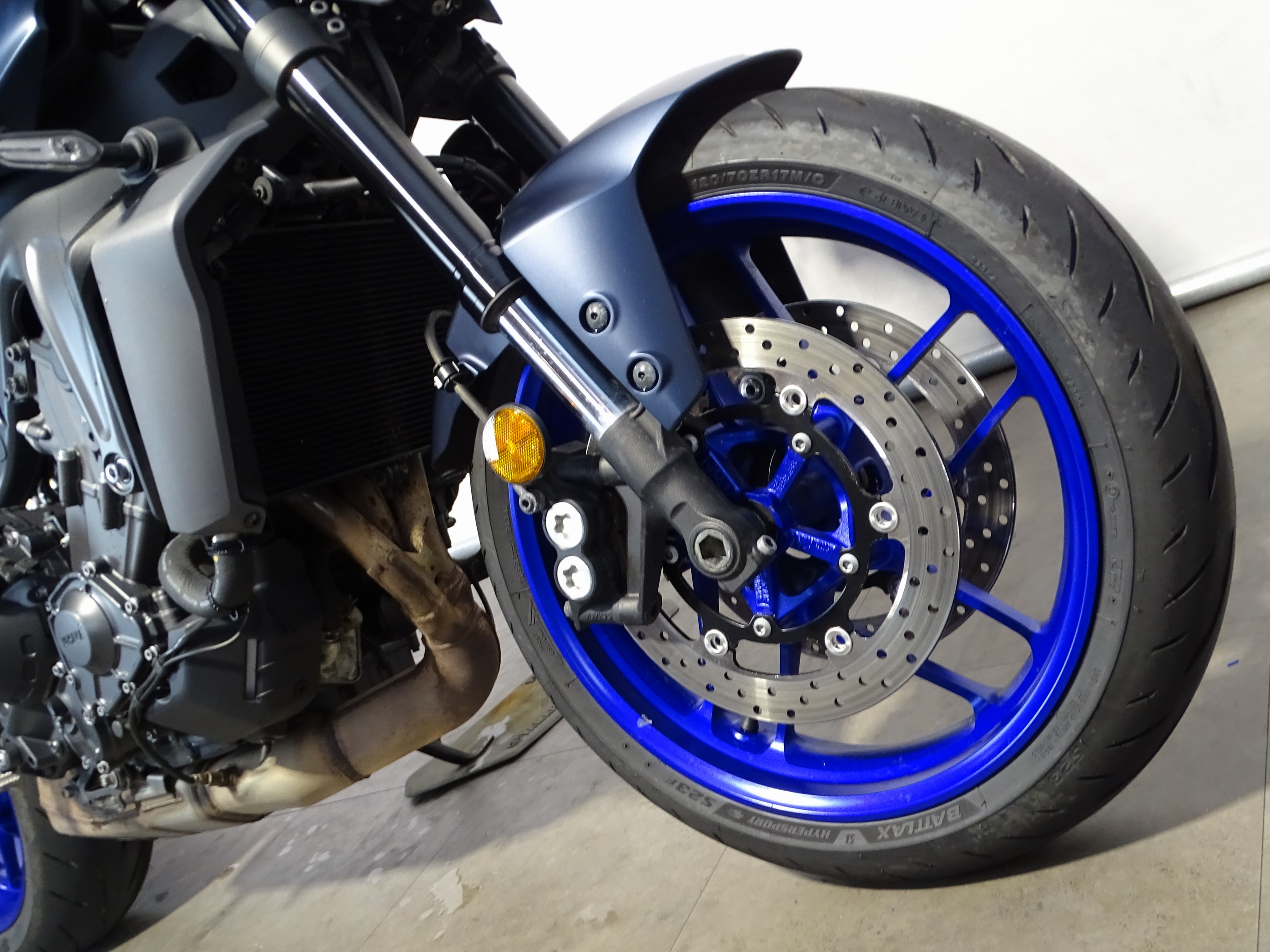 YAMAHA MT-09
