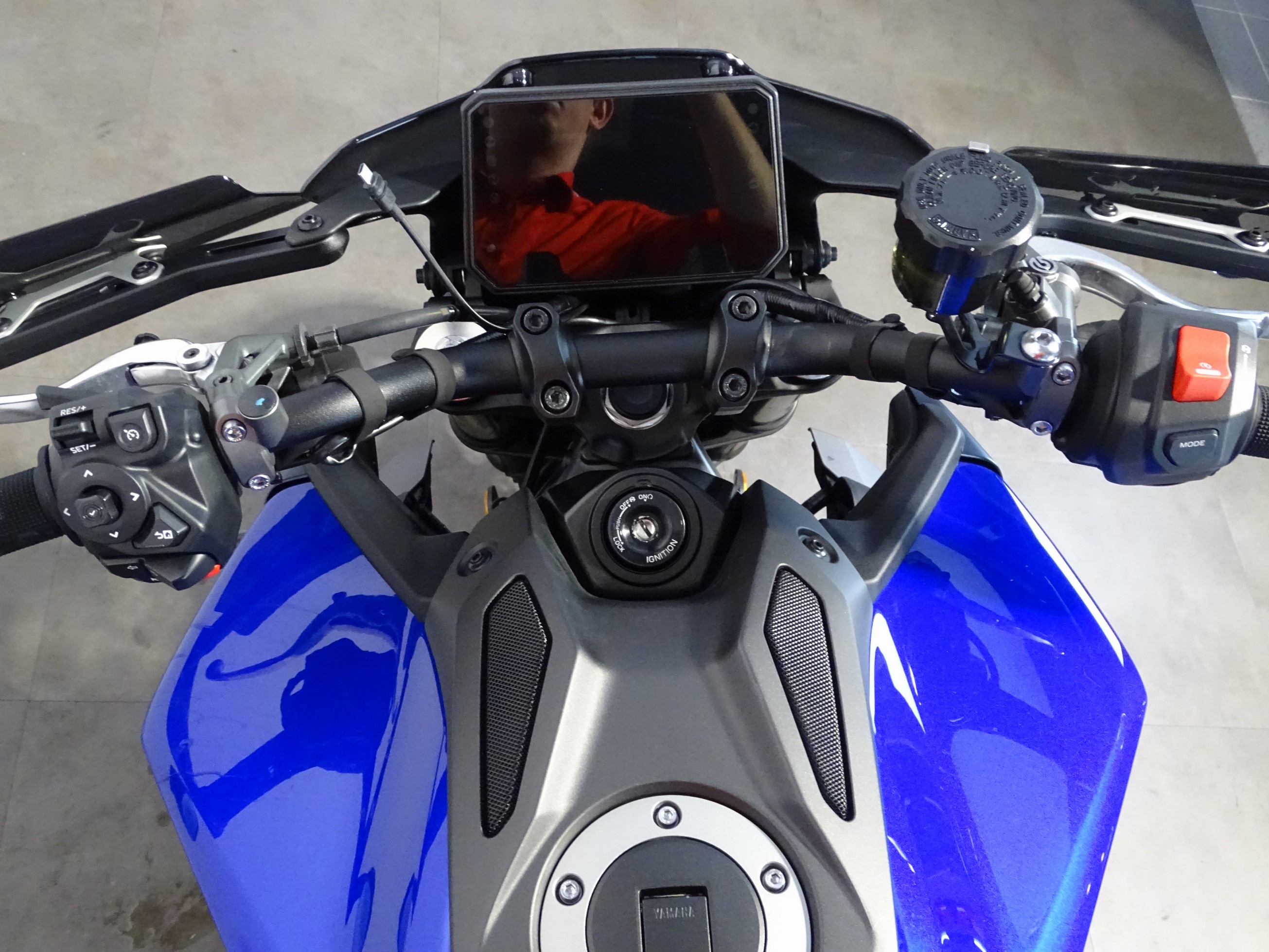 YAMAHA MT-09