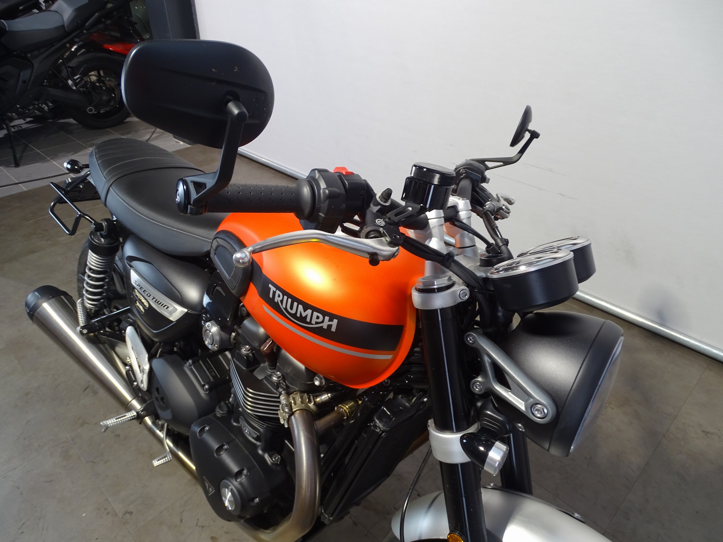 TRIUMPH SPEED TWIN 1200