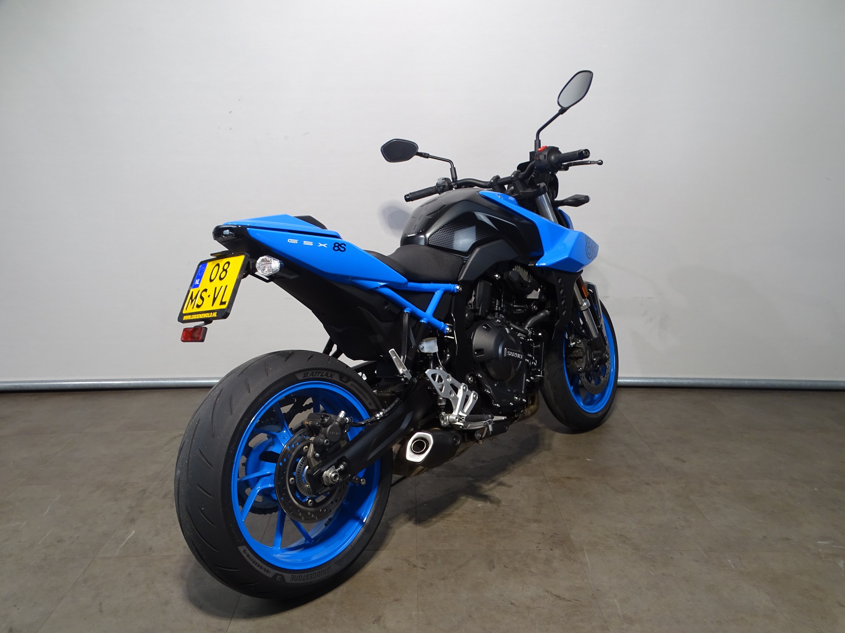 SUZUKI GSX-8S