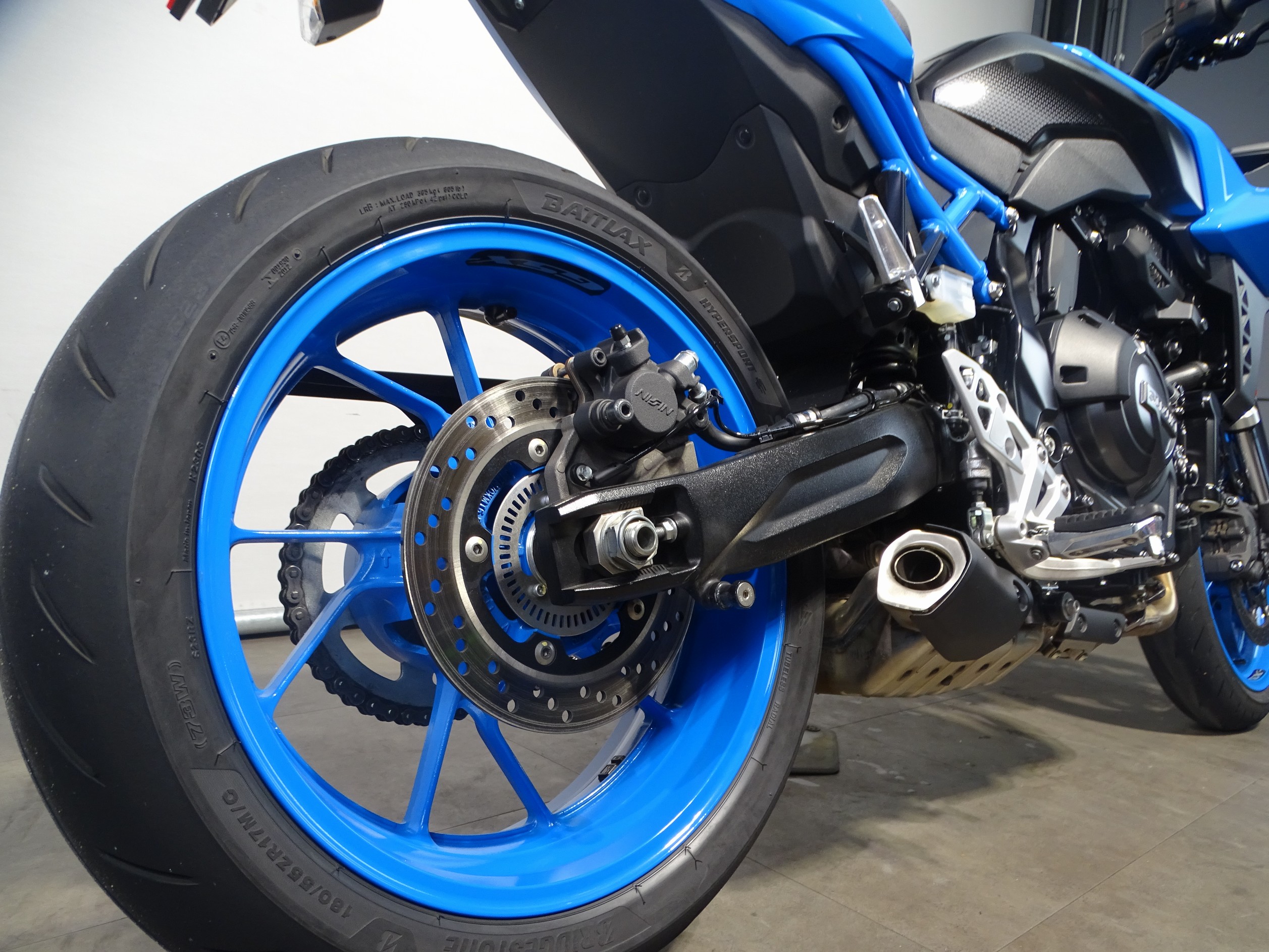 SUZUKI GSX-8S