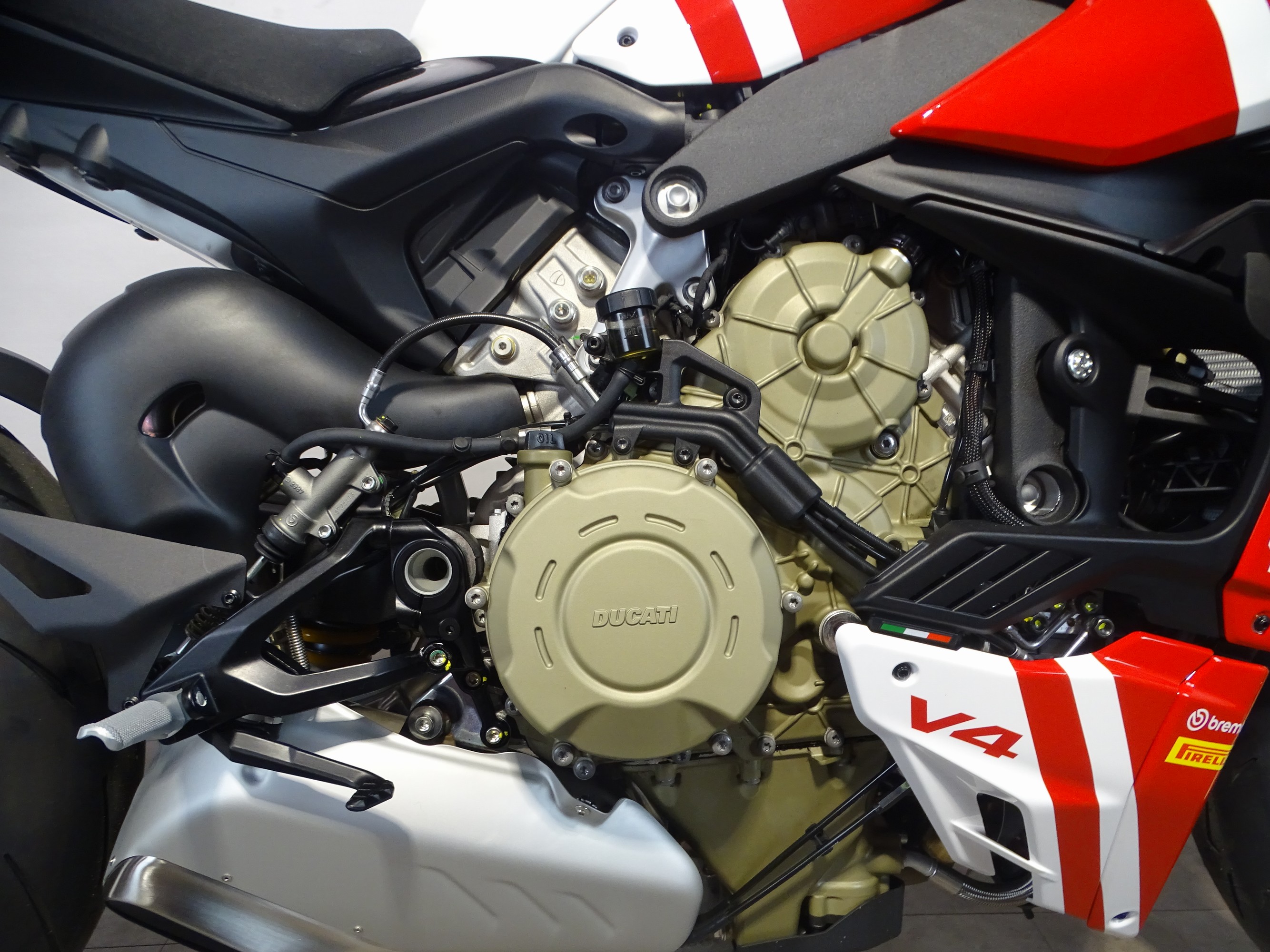 DUCATI STREETFIGHTER V4 S SUPREME