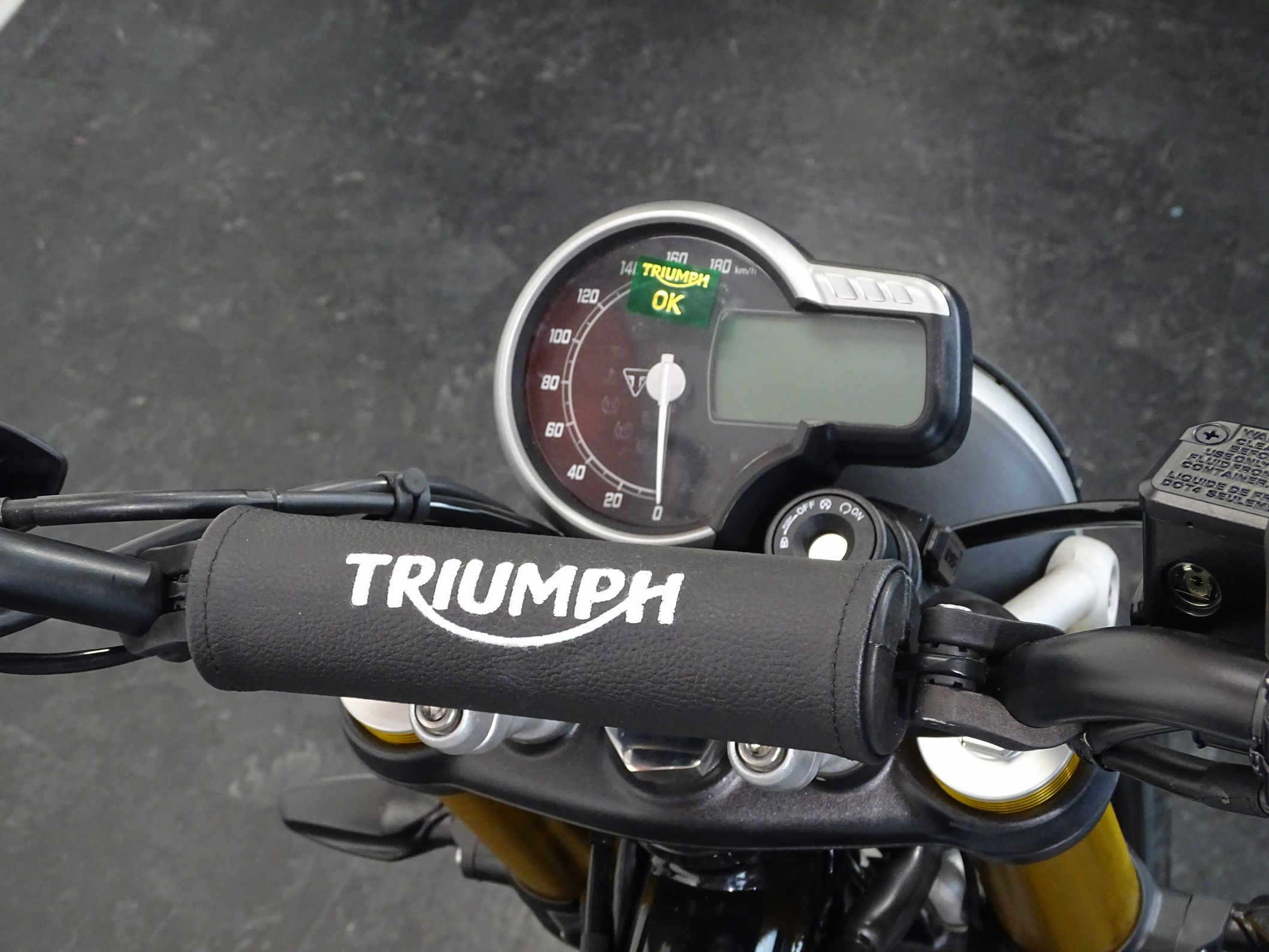 TRIUMPH SCRAMBLER 400 X