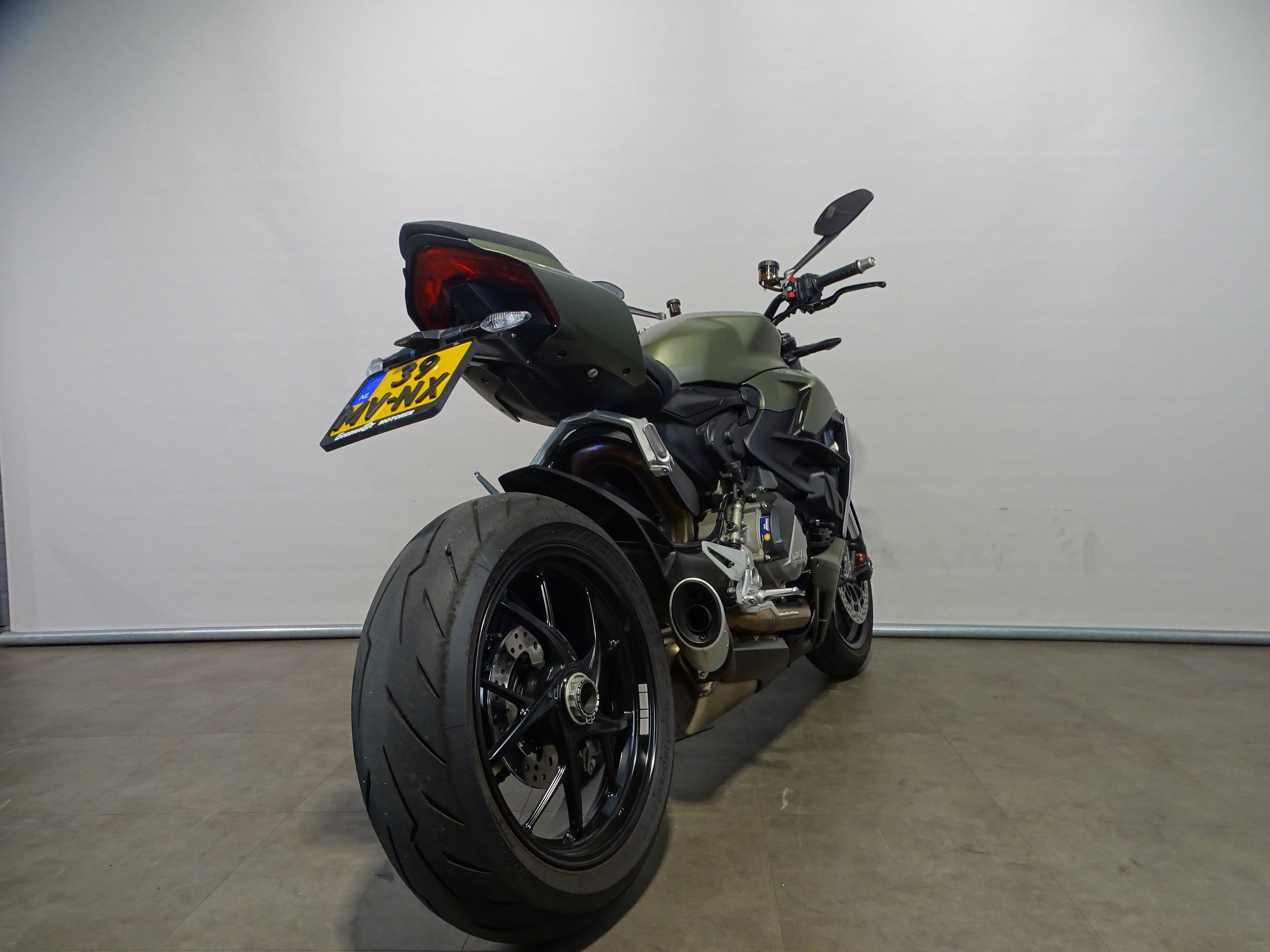 DUCATI STREETFIGHTER V2