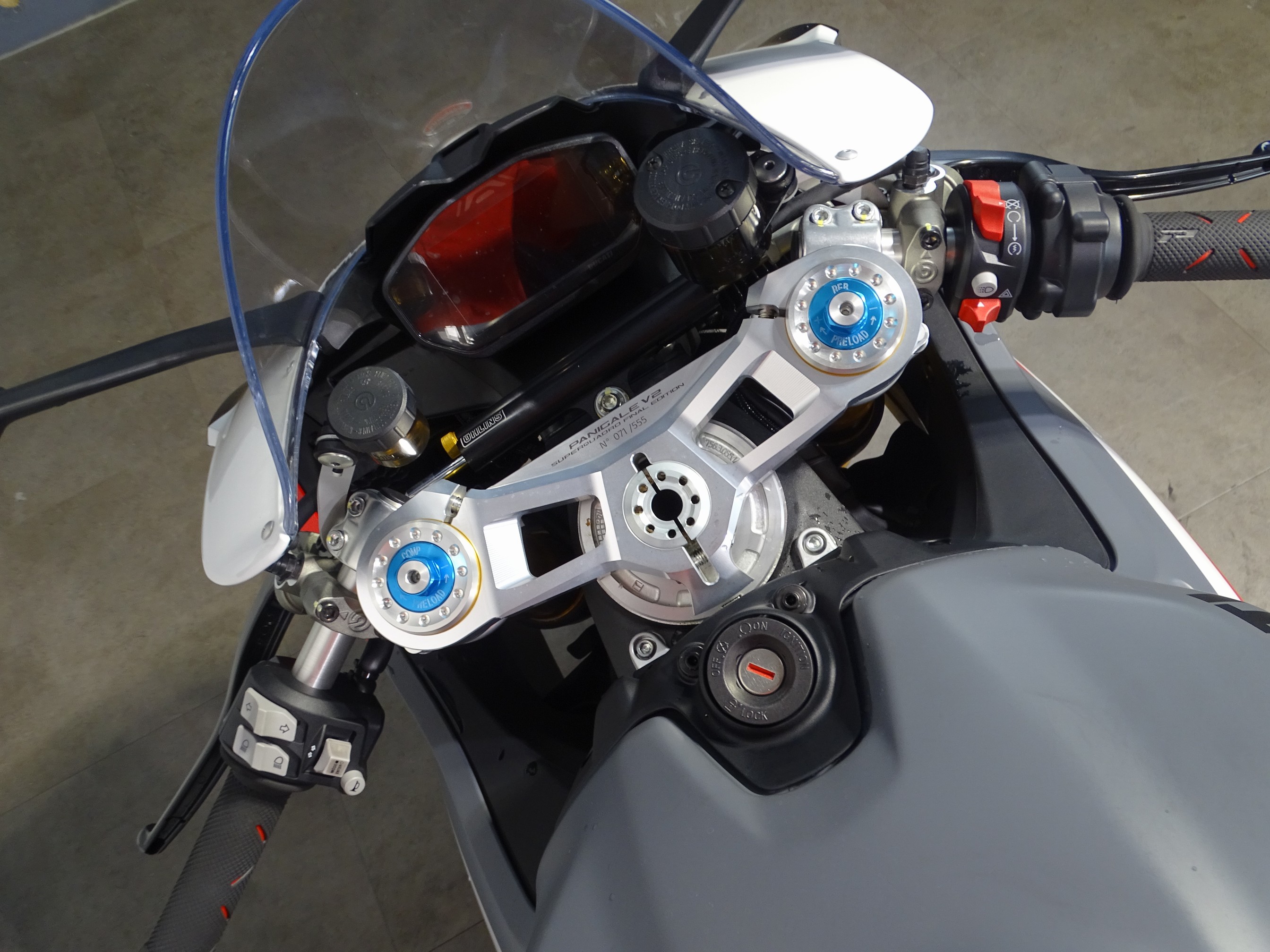 DUCATI PANIGALE V2 SUPERQUADRO FINAL