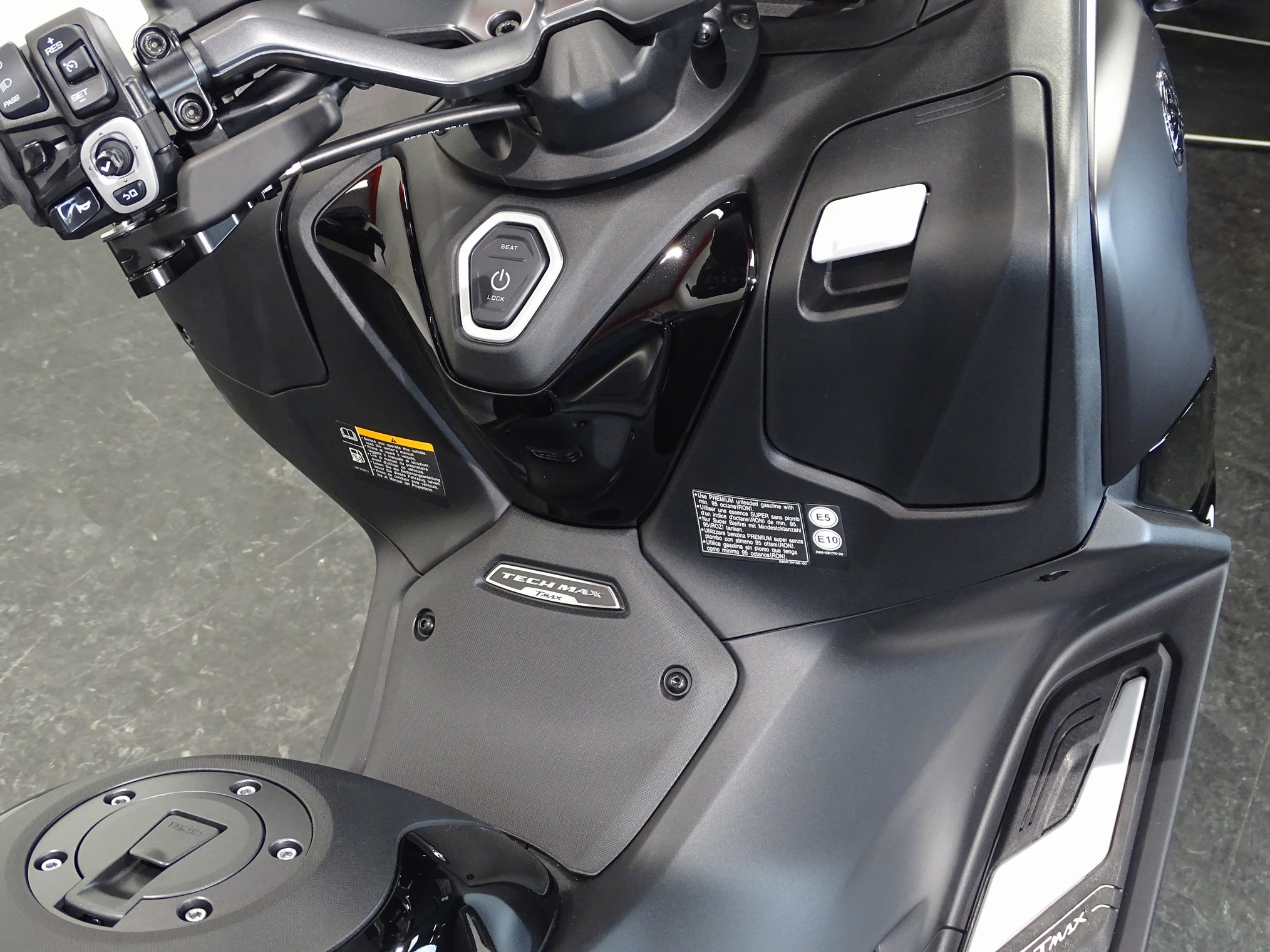 YAMAHA T-MAX TECH MAX