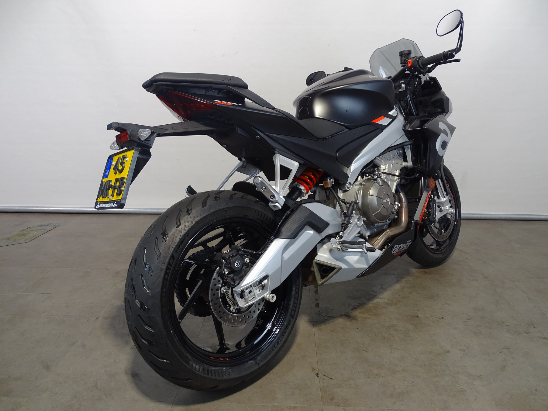 APRILIA TUONO 660