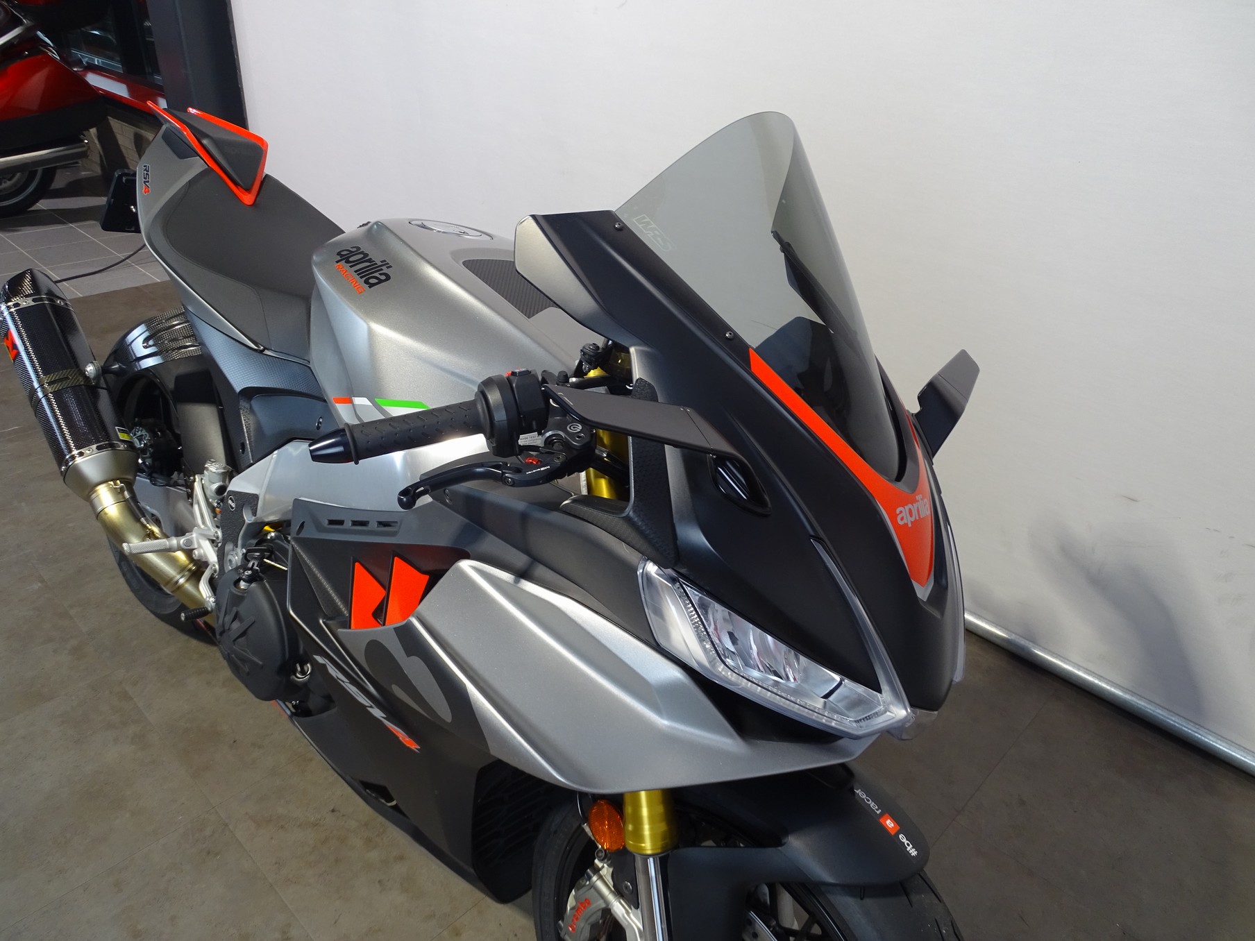 APRILIA RSV4