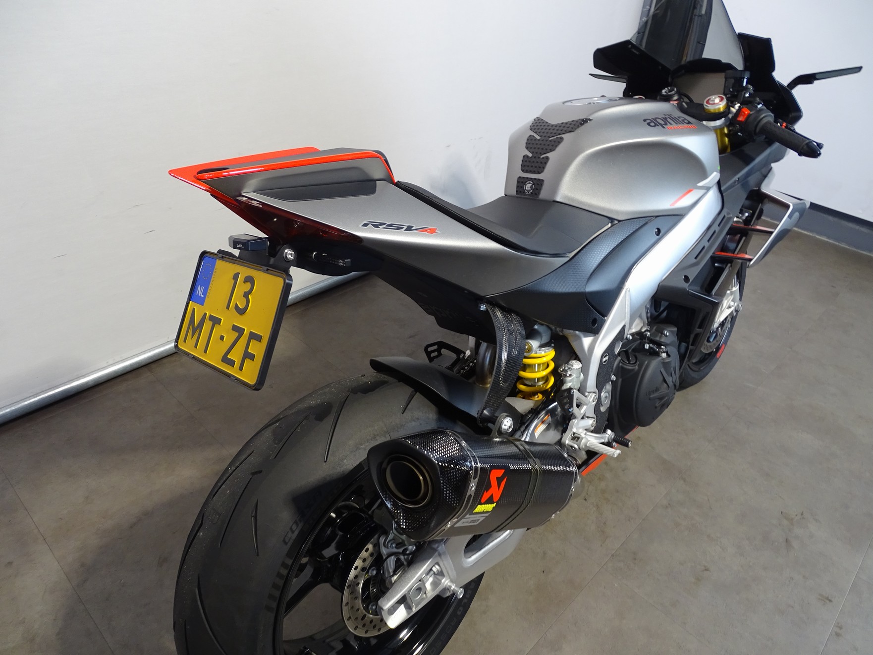 APRILIA RSV4