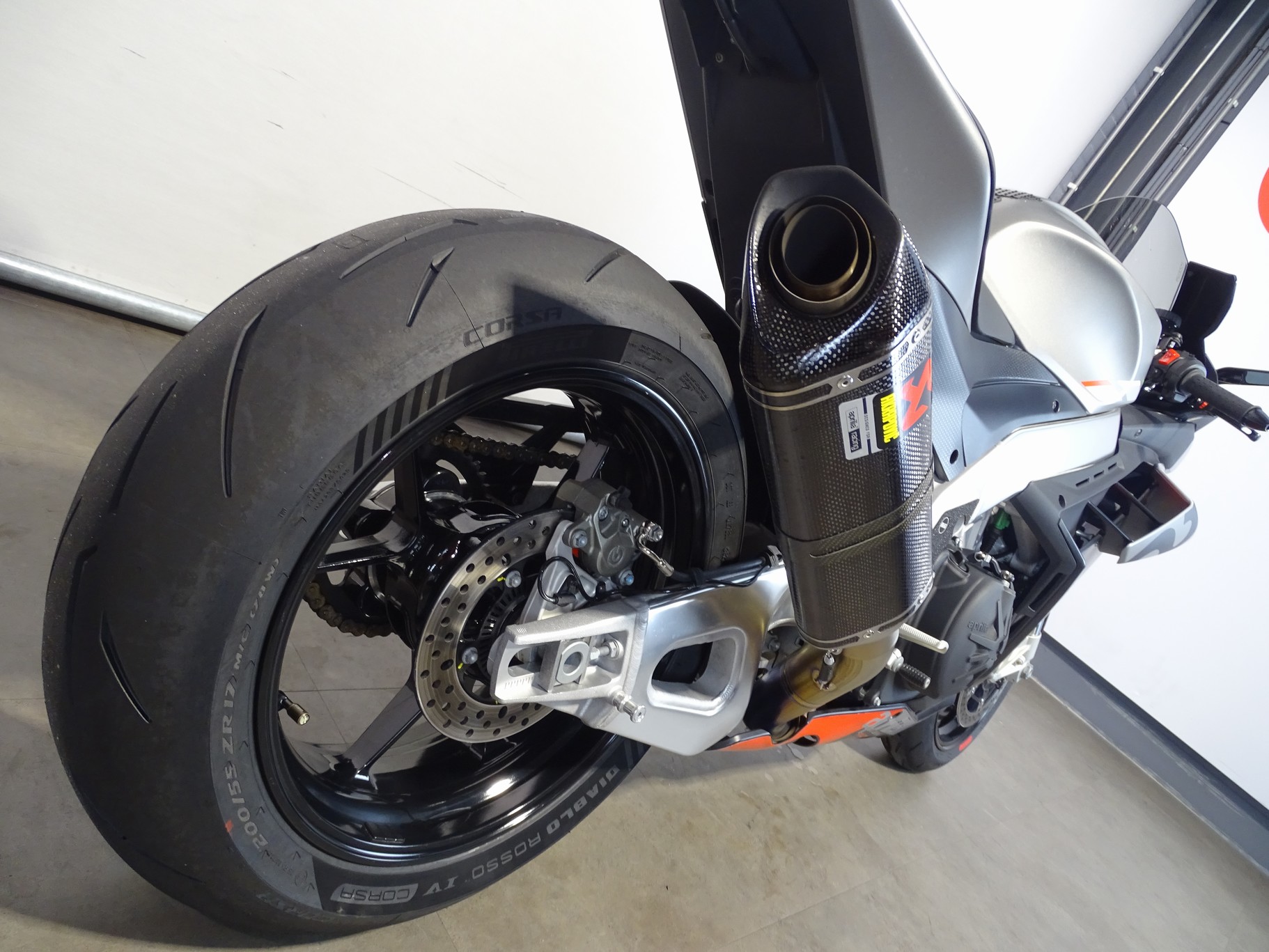 APRILIA RSV4