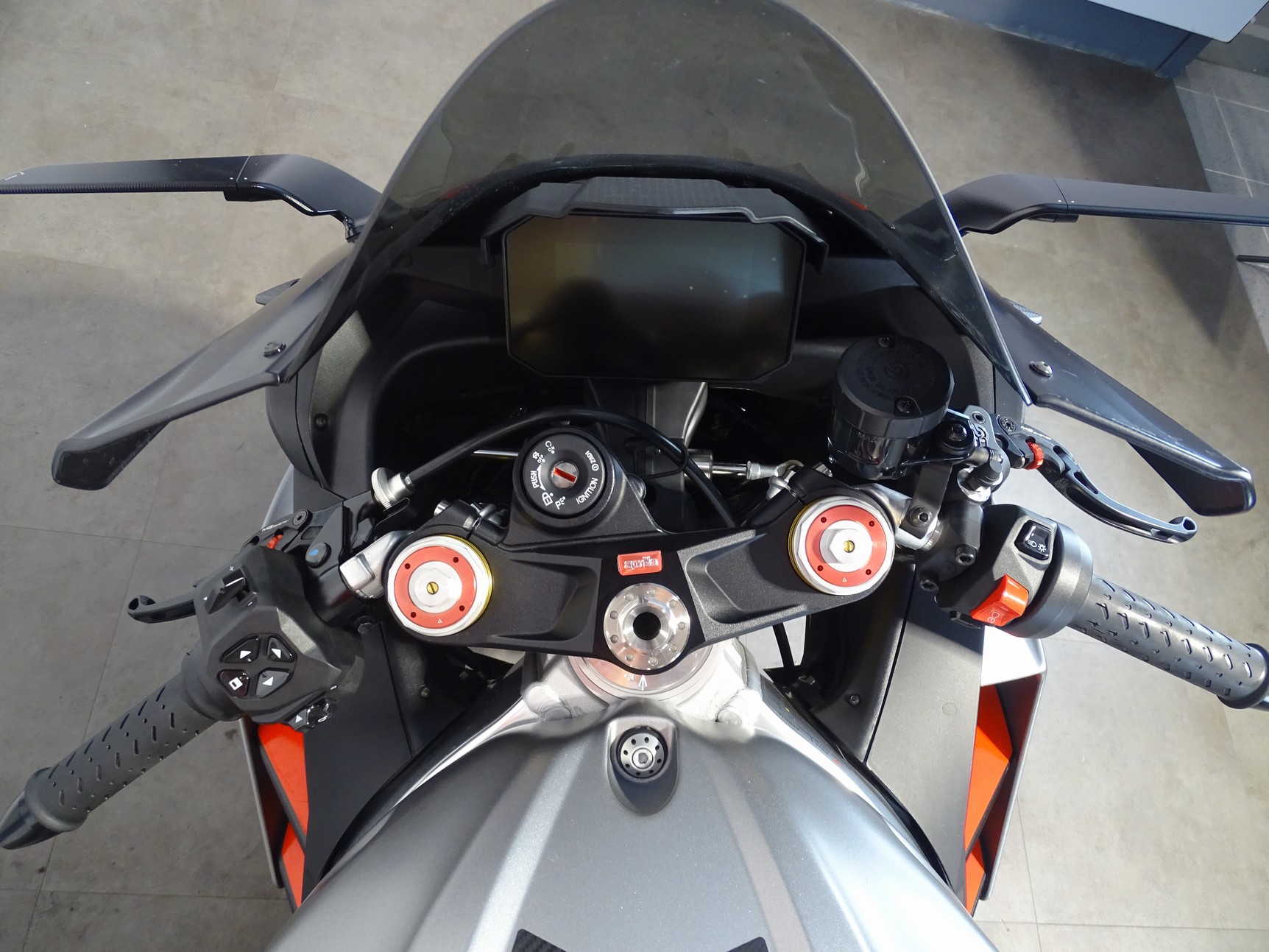 APRILIA RSV4