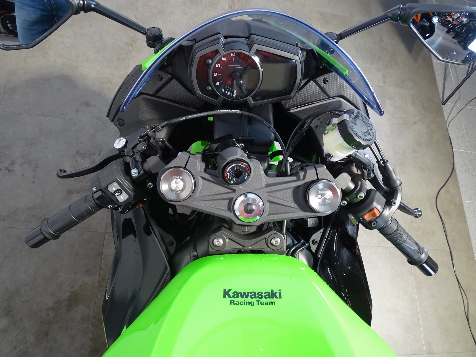 KAWASAKI NINJA ZX-6R