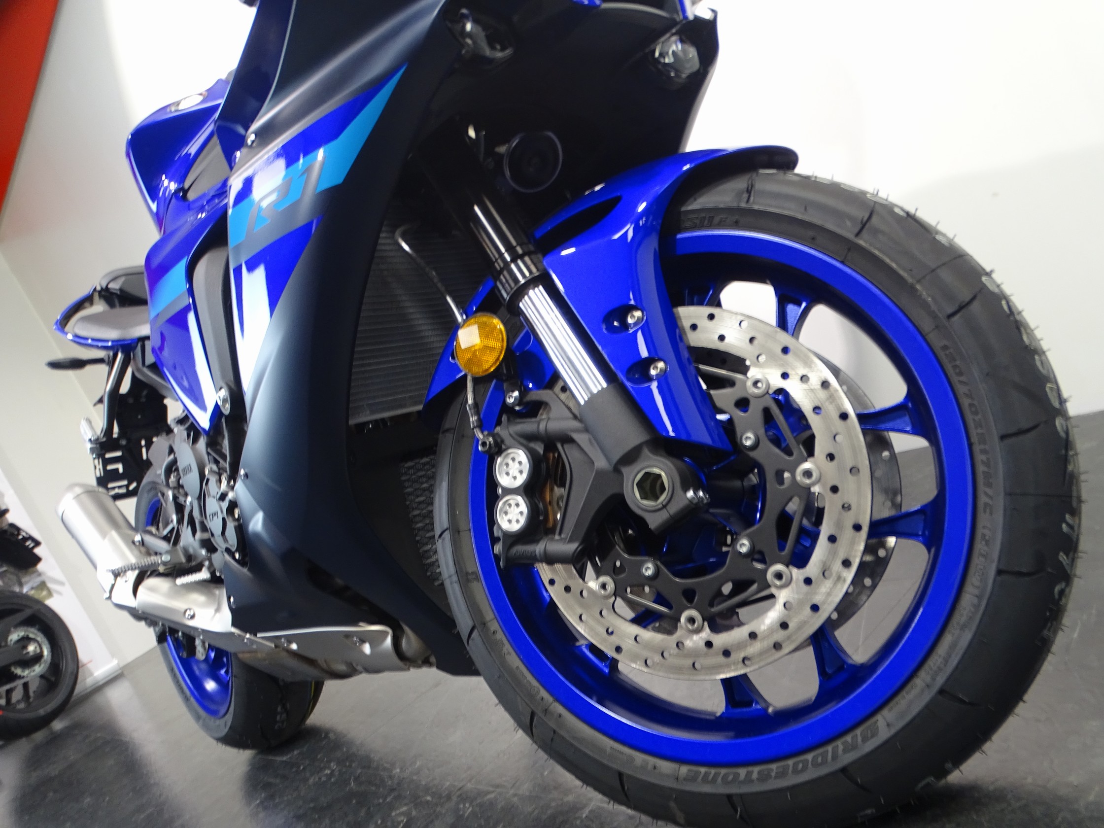 YAMAHA YZF-R1