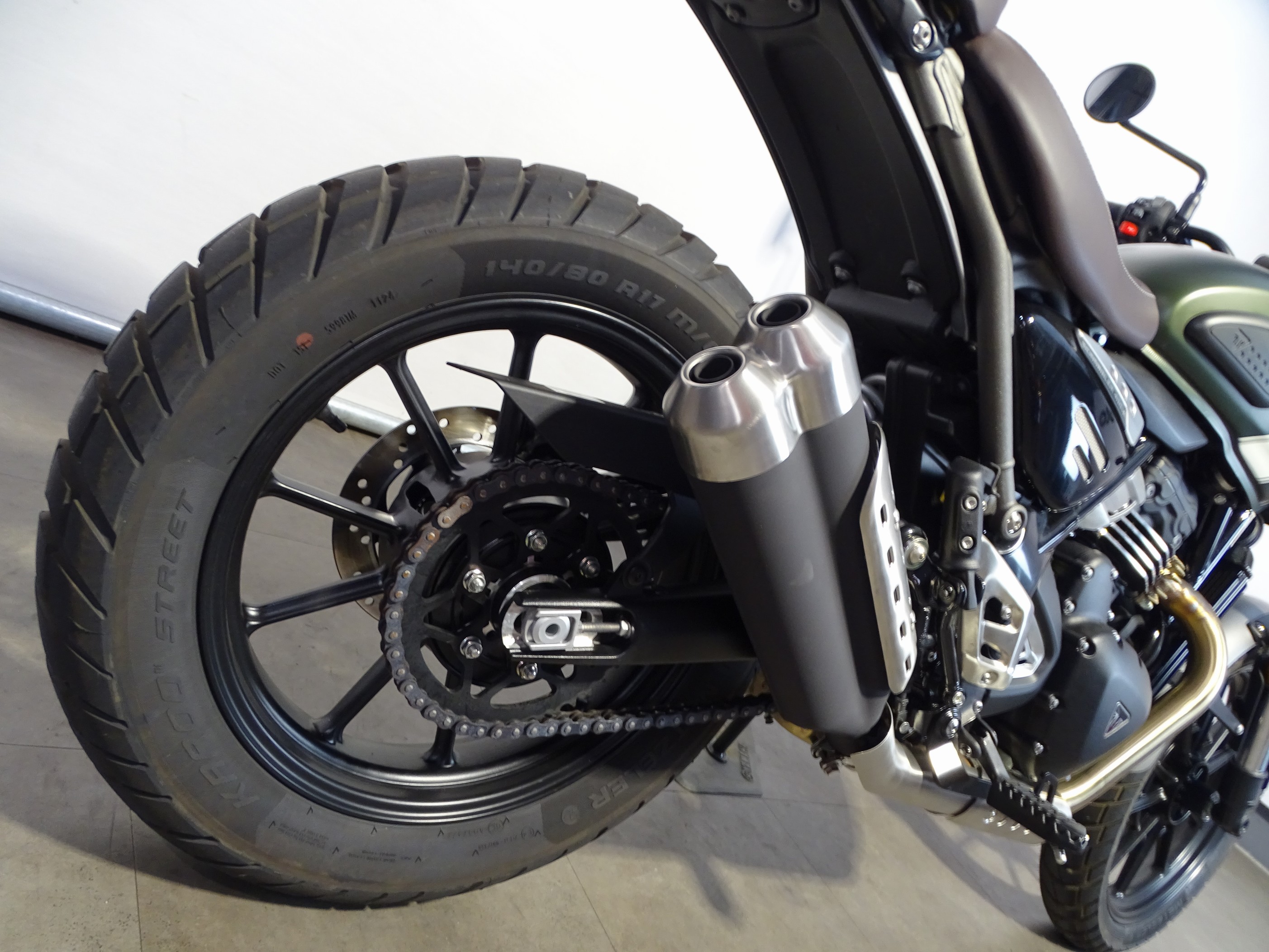 TRIUMPH SCRAMBLER 400 X