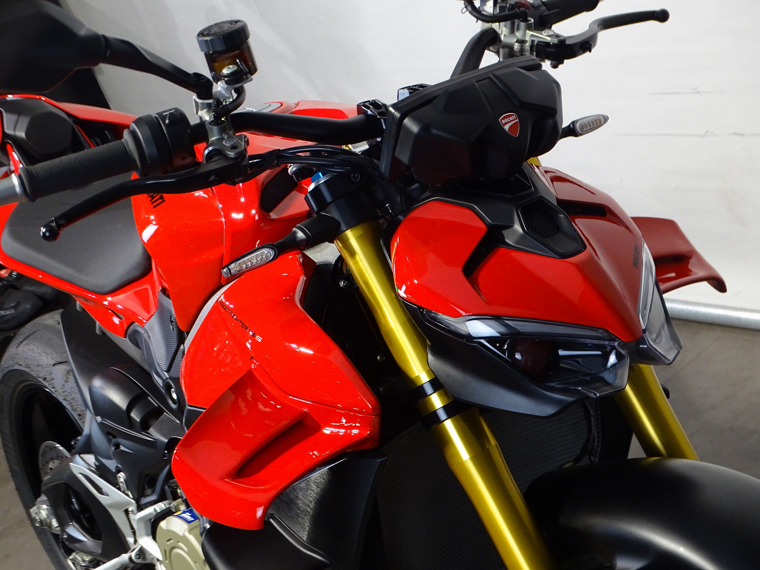 DUCATI STREETFIGHTER V4 S