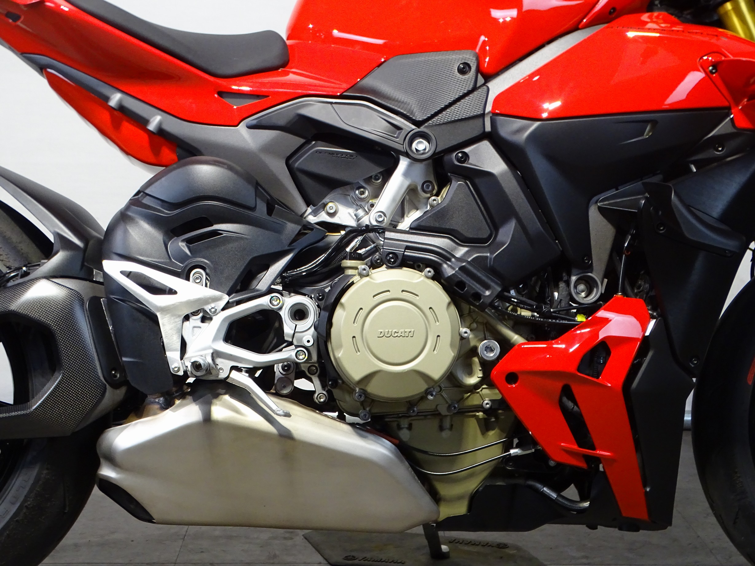 DUCATI STREETFIGHTER V4 S