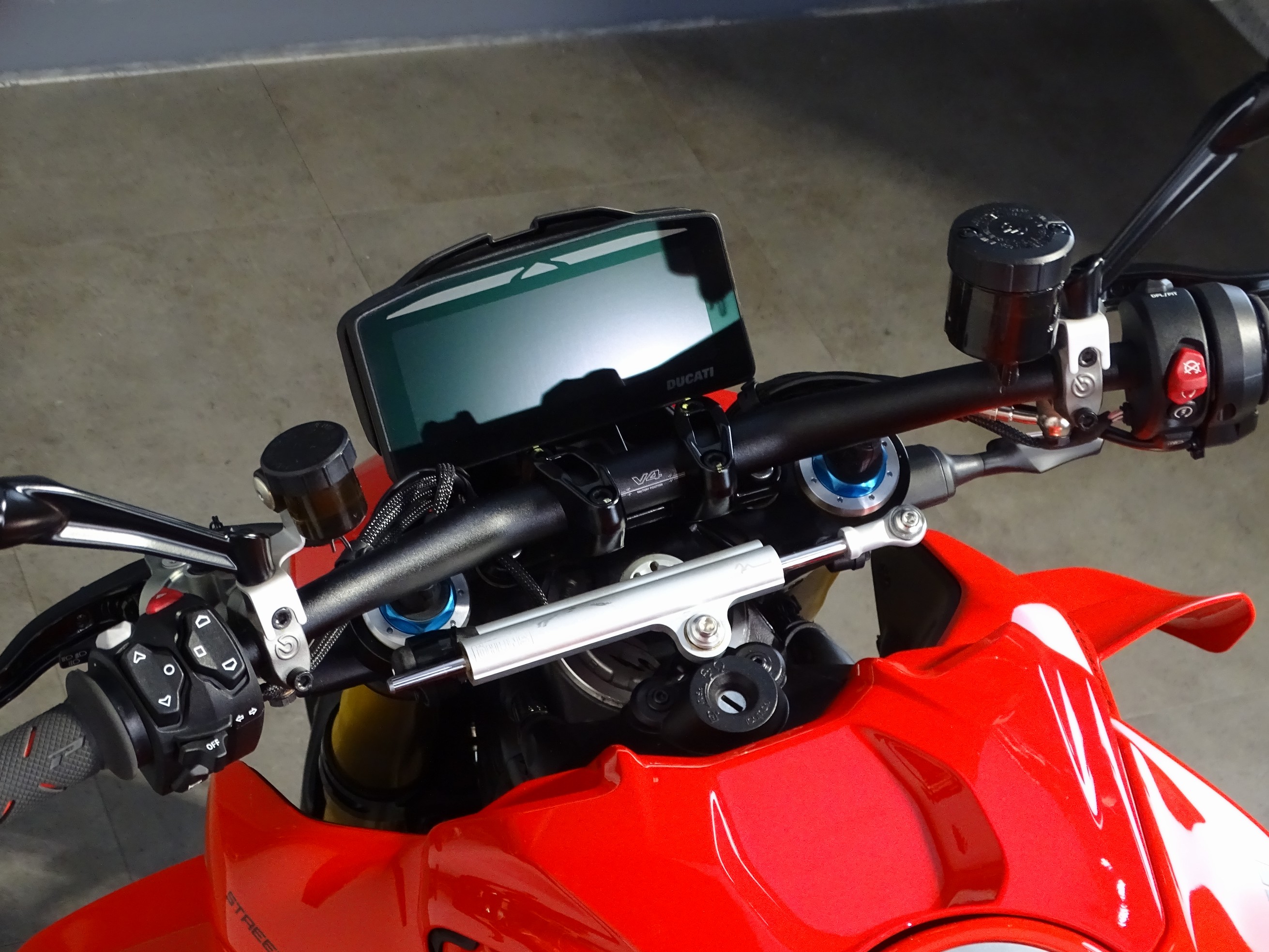 DUCATI STREETFIGHTER V4 S