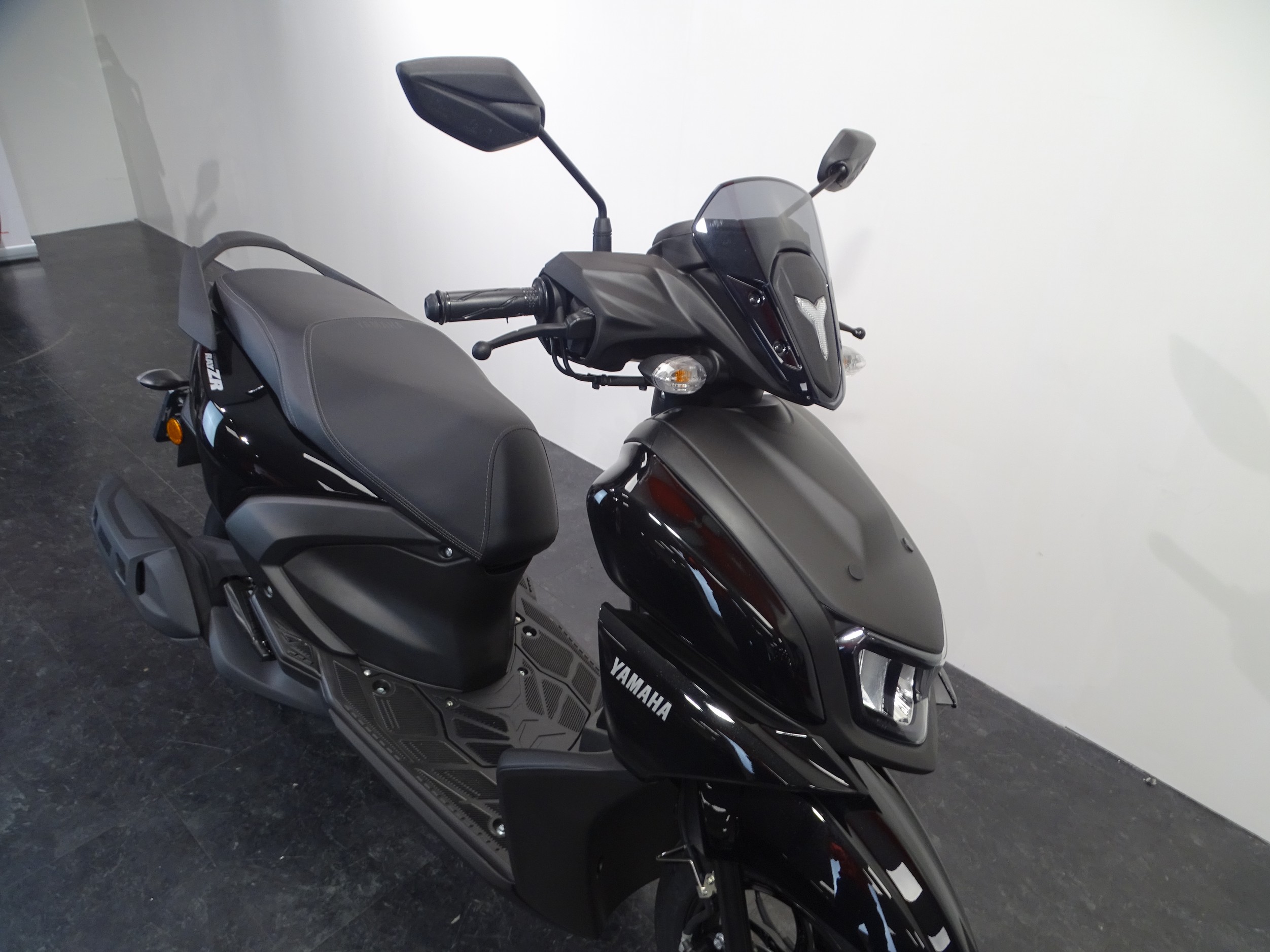 YAMAHA RAYZR