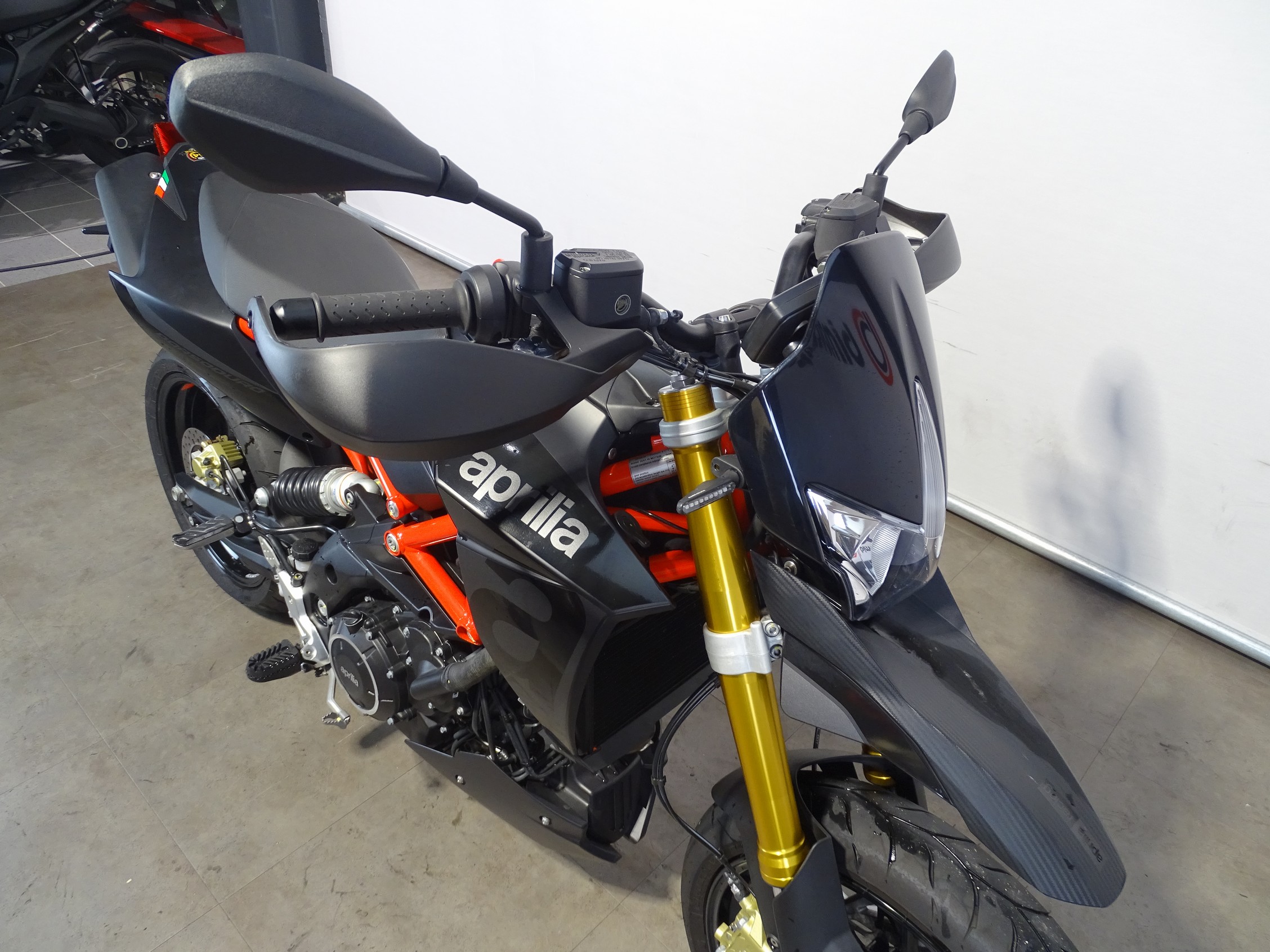 APRILIA DORSODURO 900