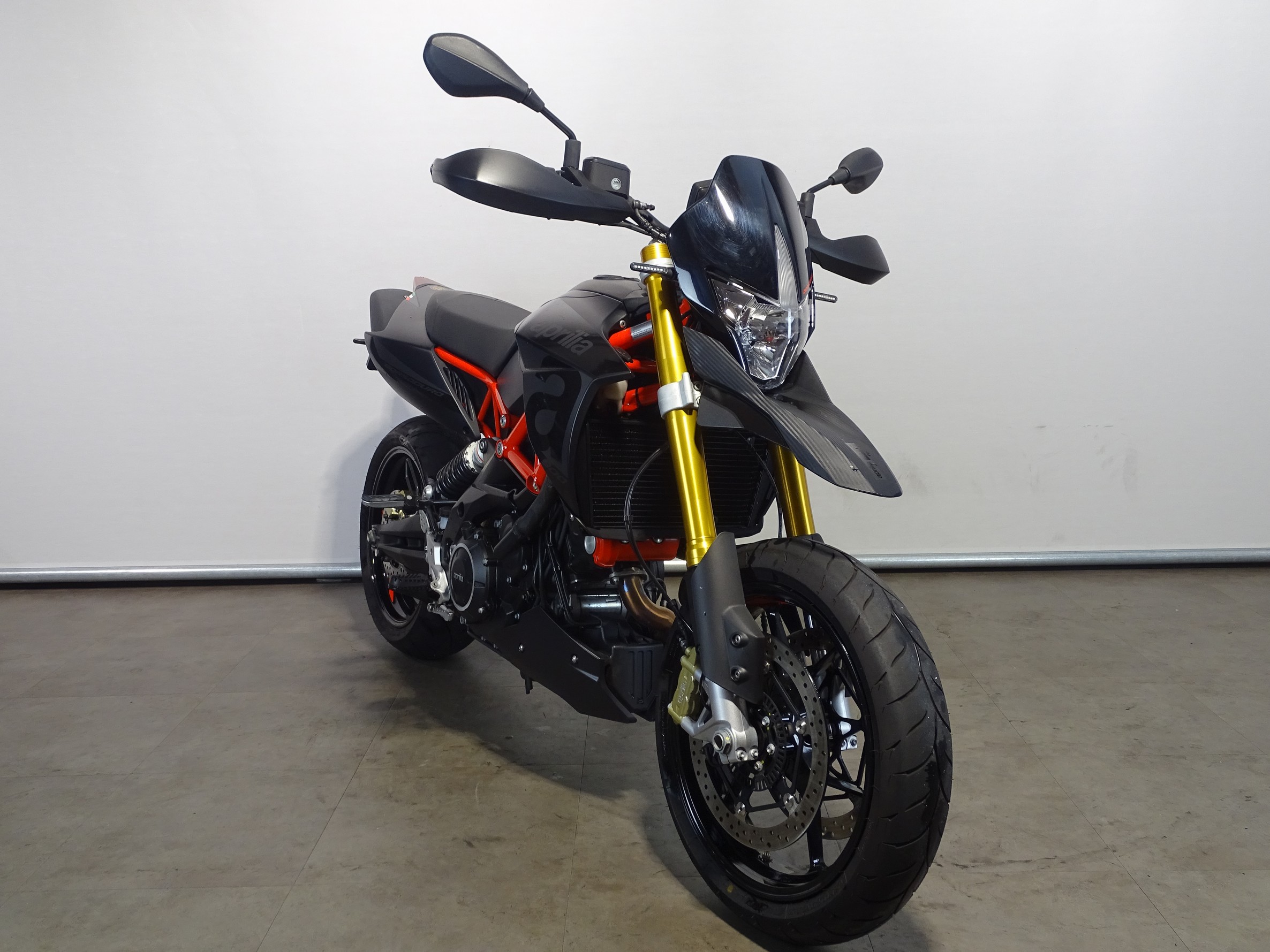 APRILIA DORSODURO 900