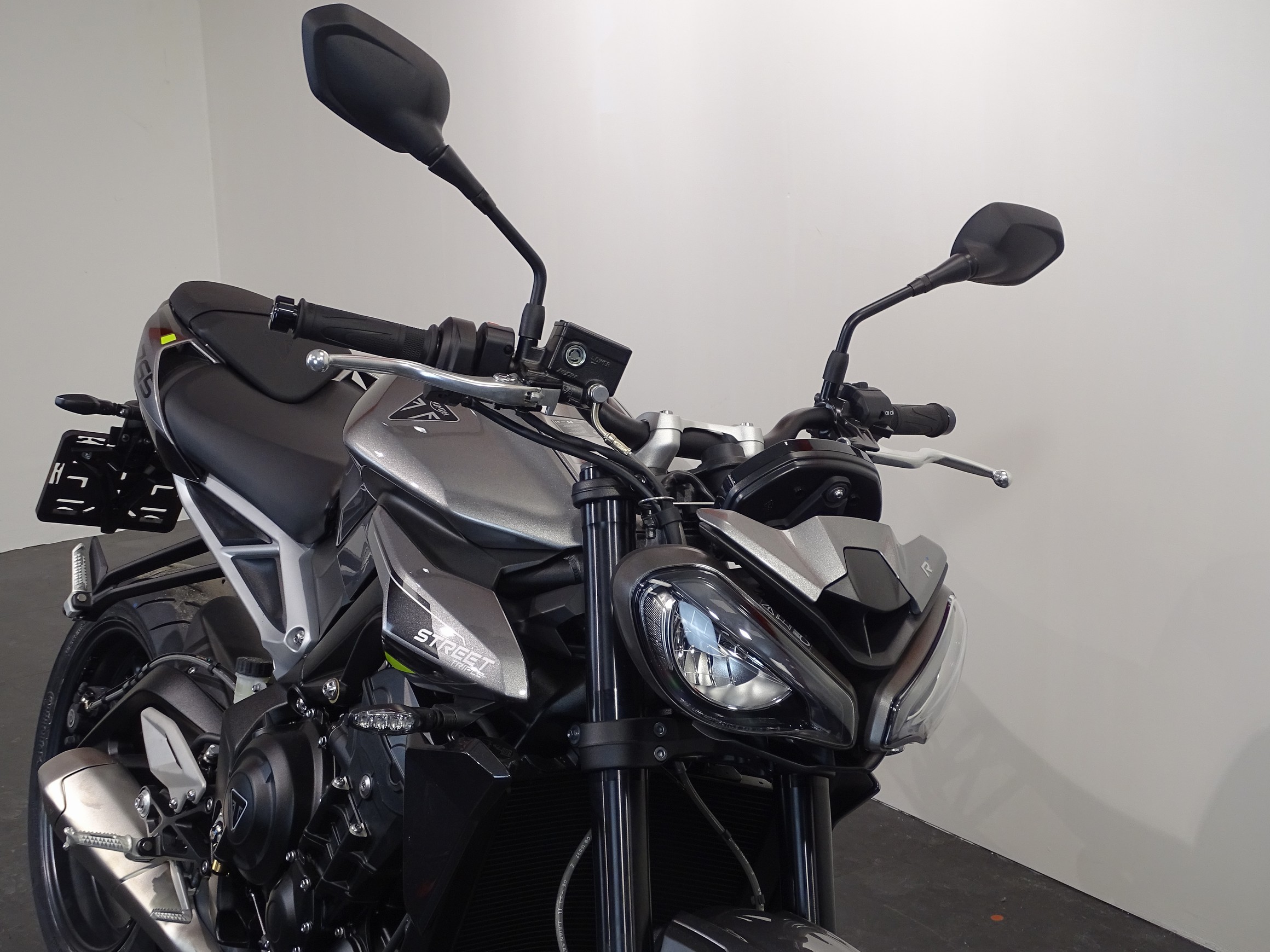 TRIUMPH STREET TRIPLE R