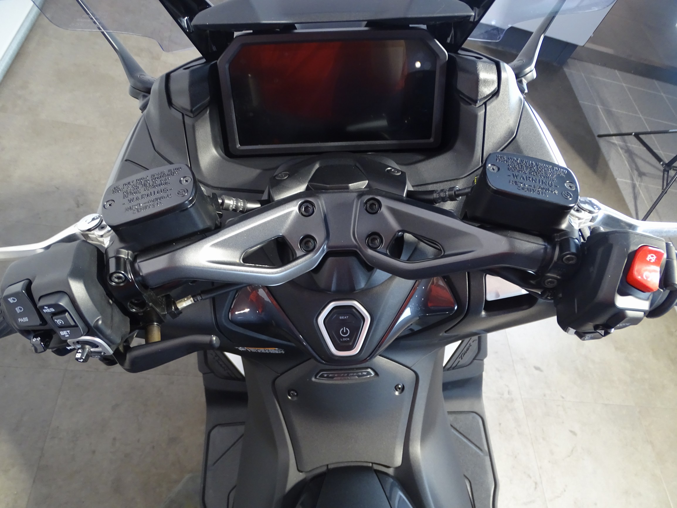 YAMAHA T-MAX TECH MAX