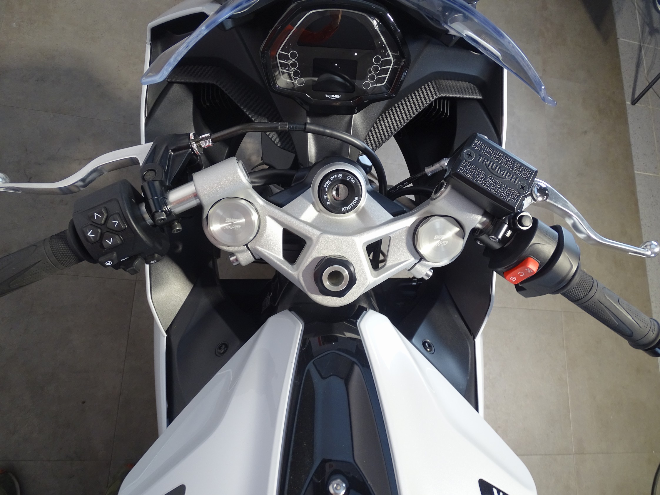 TRIUMPH DAYTONA 660