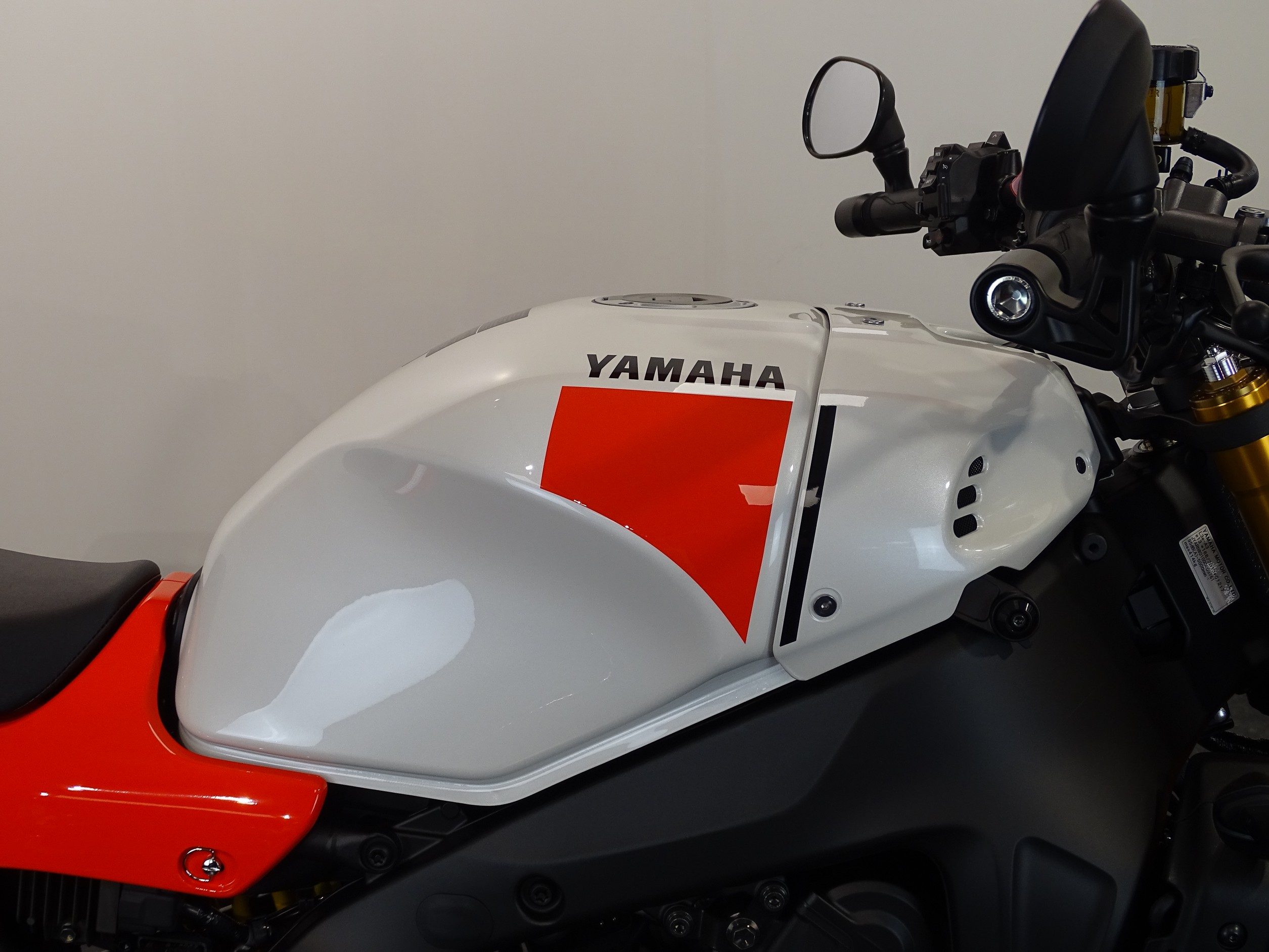 YAMAHA XSR 900