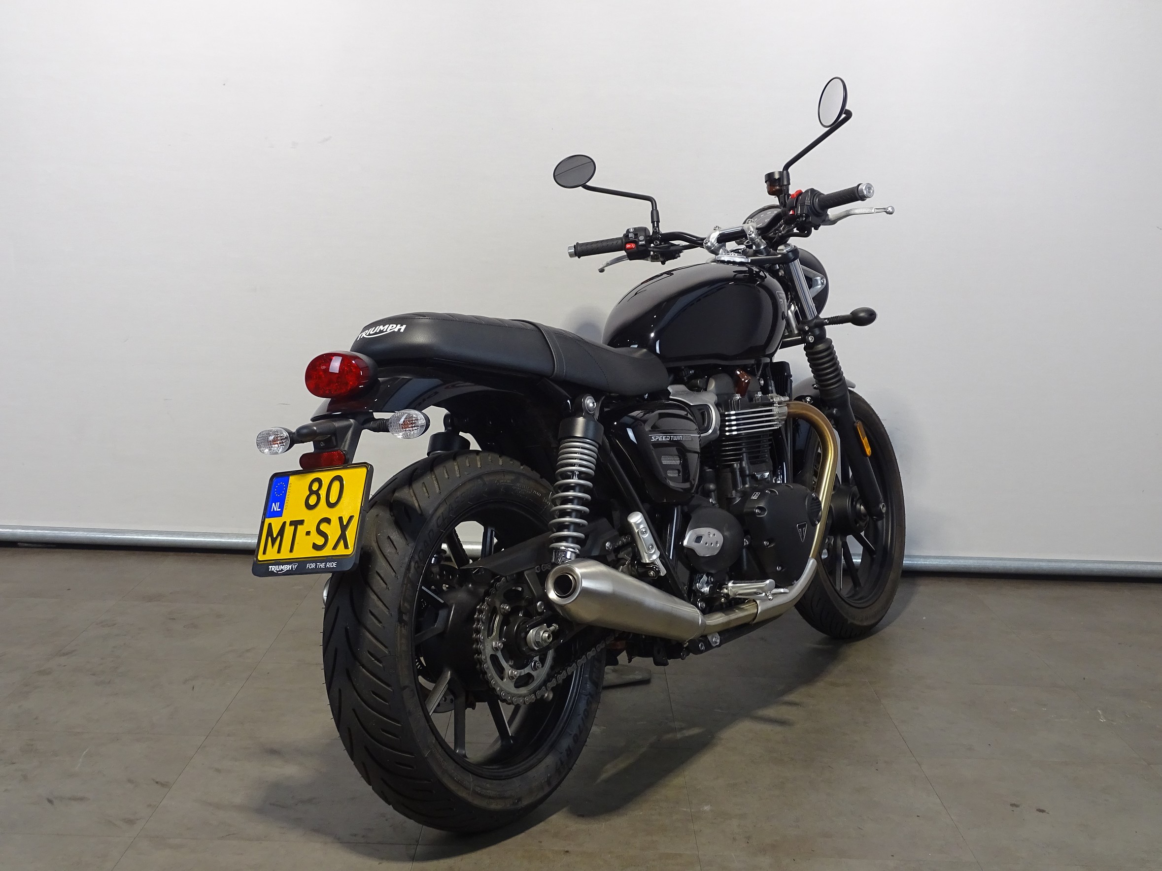 TRIUMPH SPEED TWIN 900