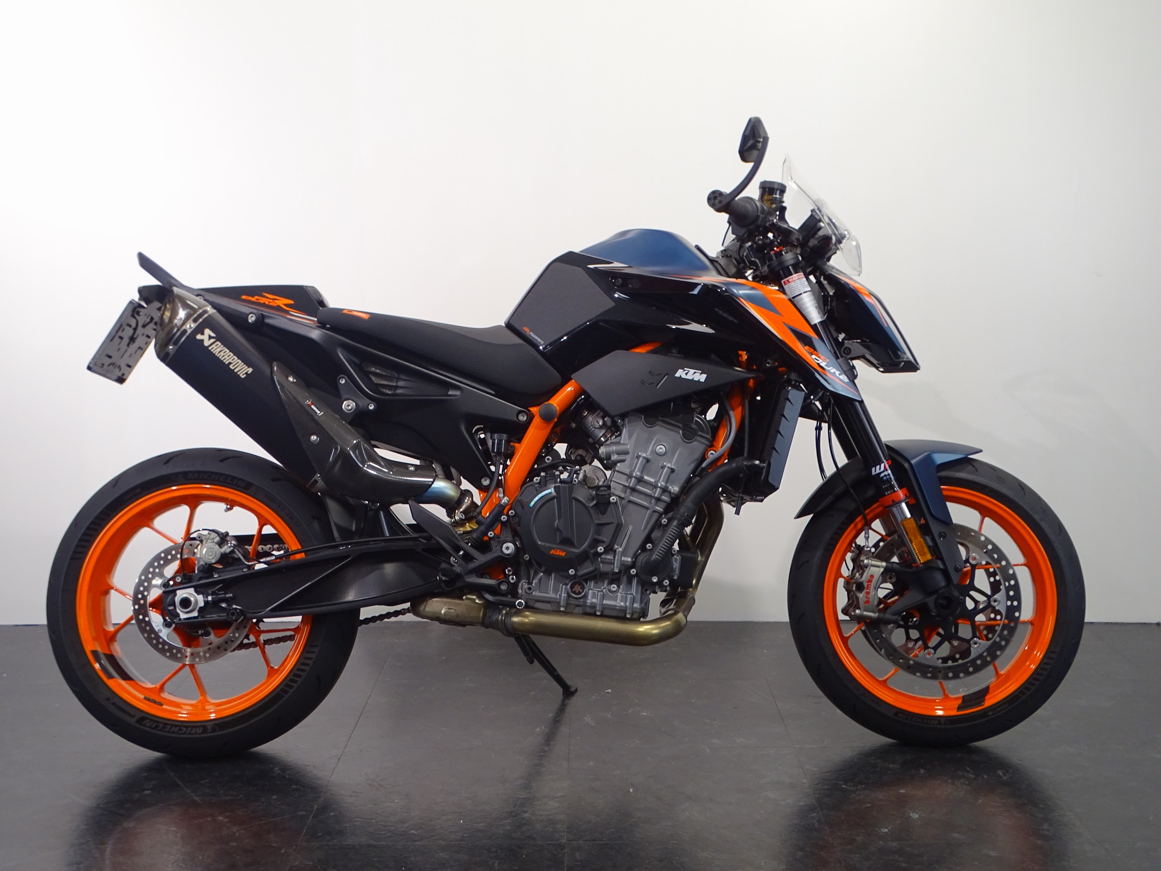 KTM 890 DUKE R