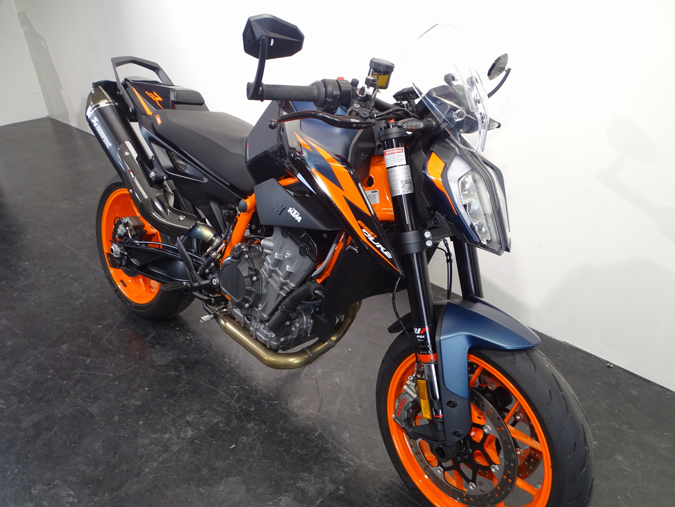 KTM 890 DUKE R