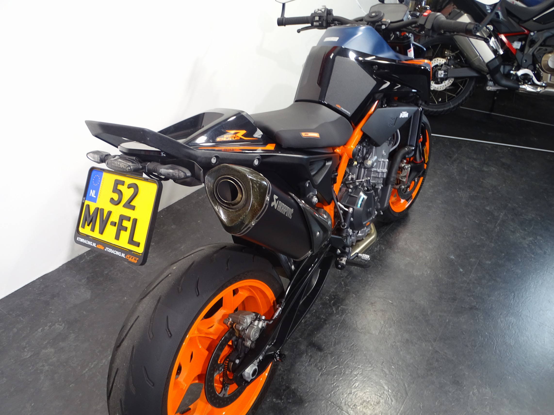 KTM 890 DUKE R