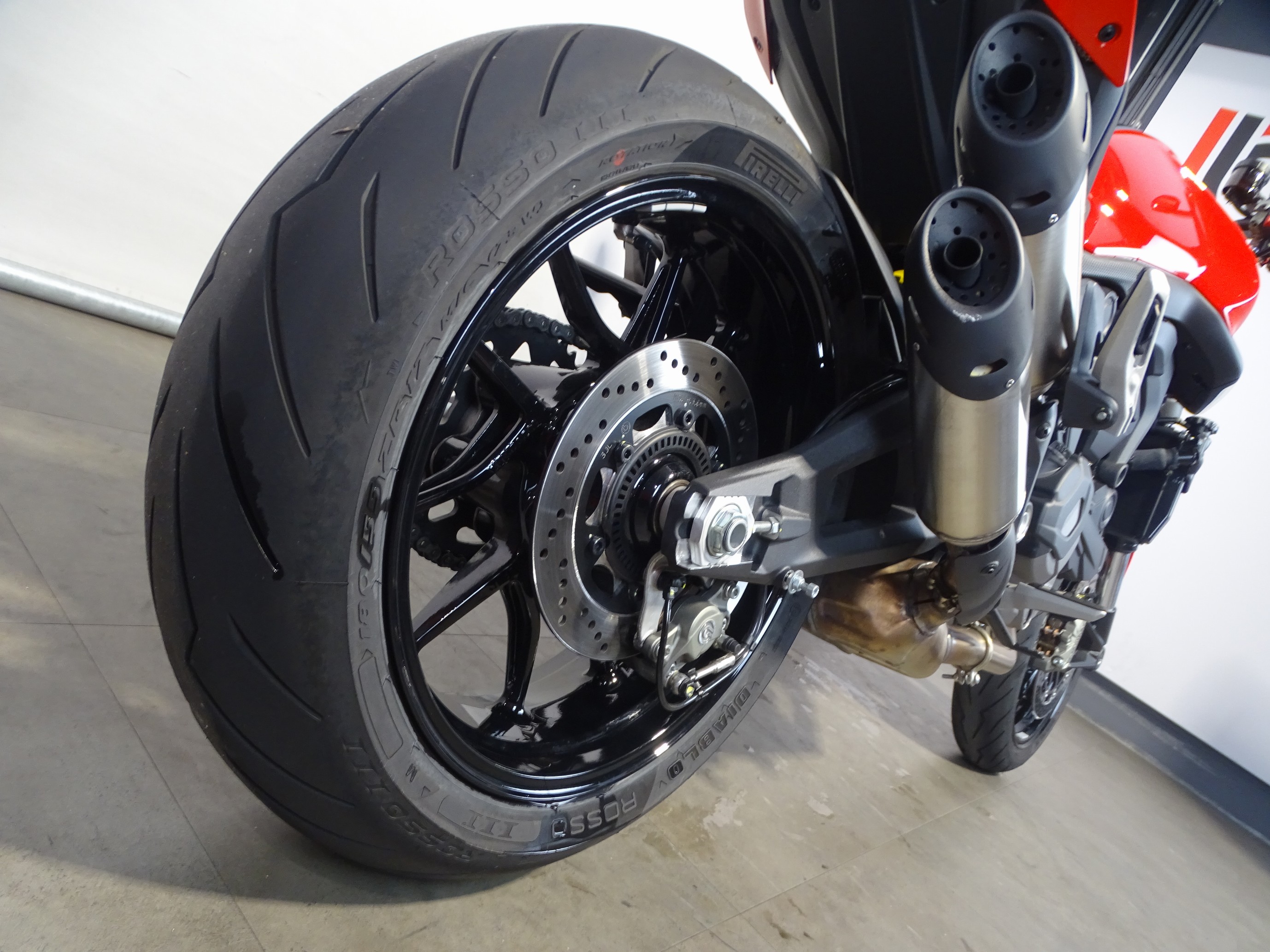 DUCATI MONSTER +