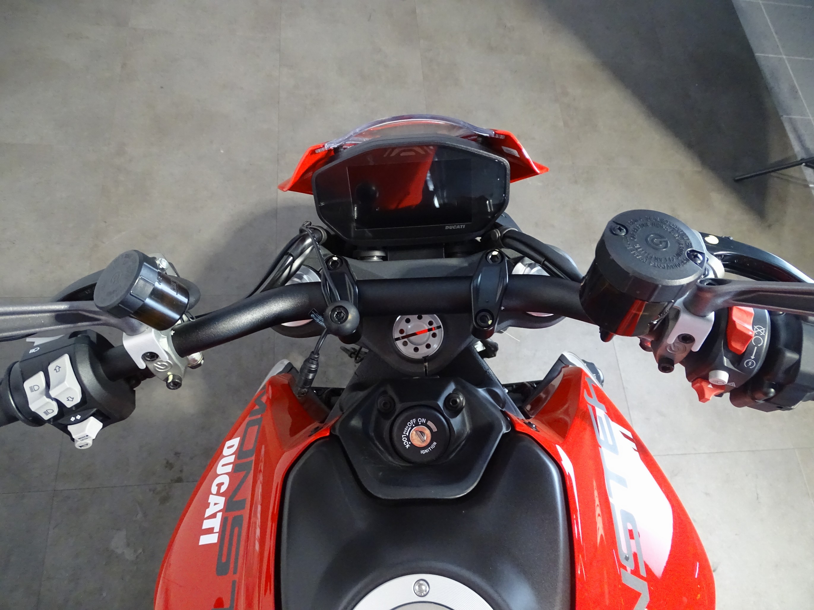 DUCATI MONSTER +